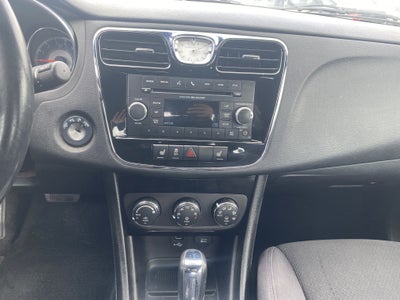 2013 Chrysler 200 Touring