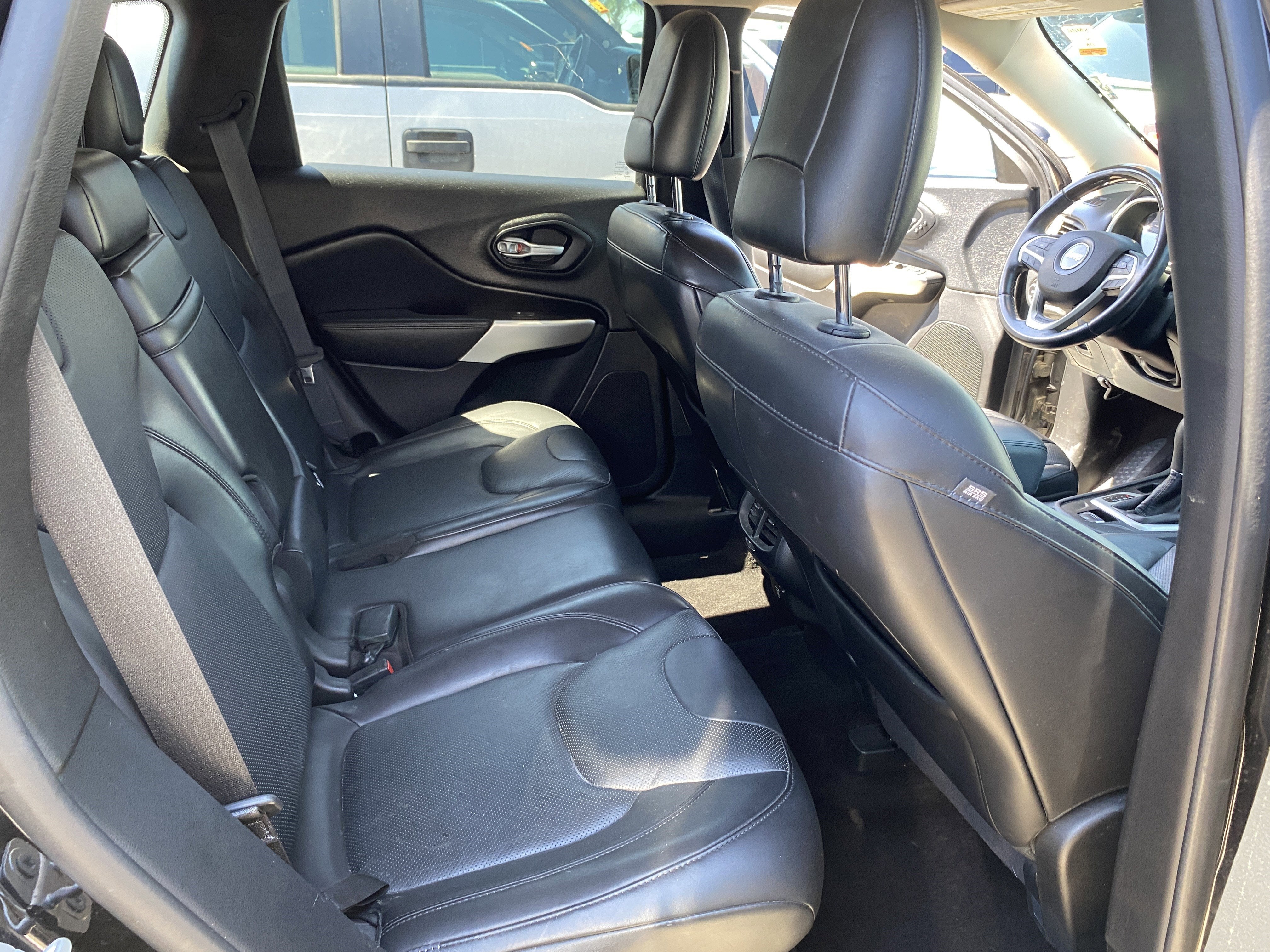2016 Jeep Cherokee Overland