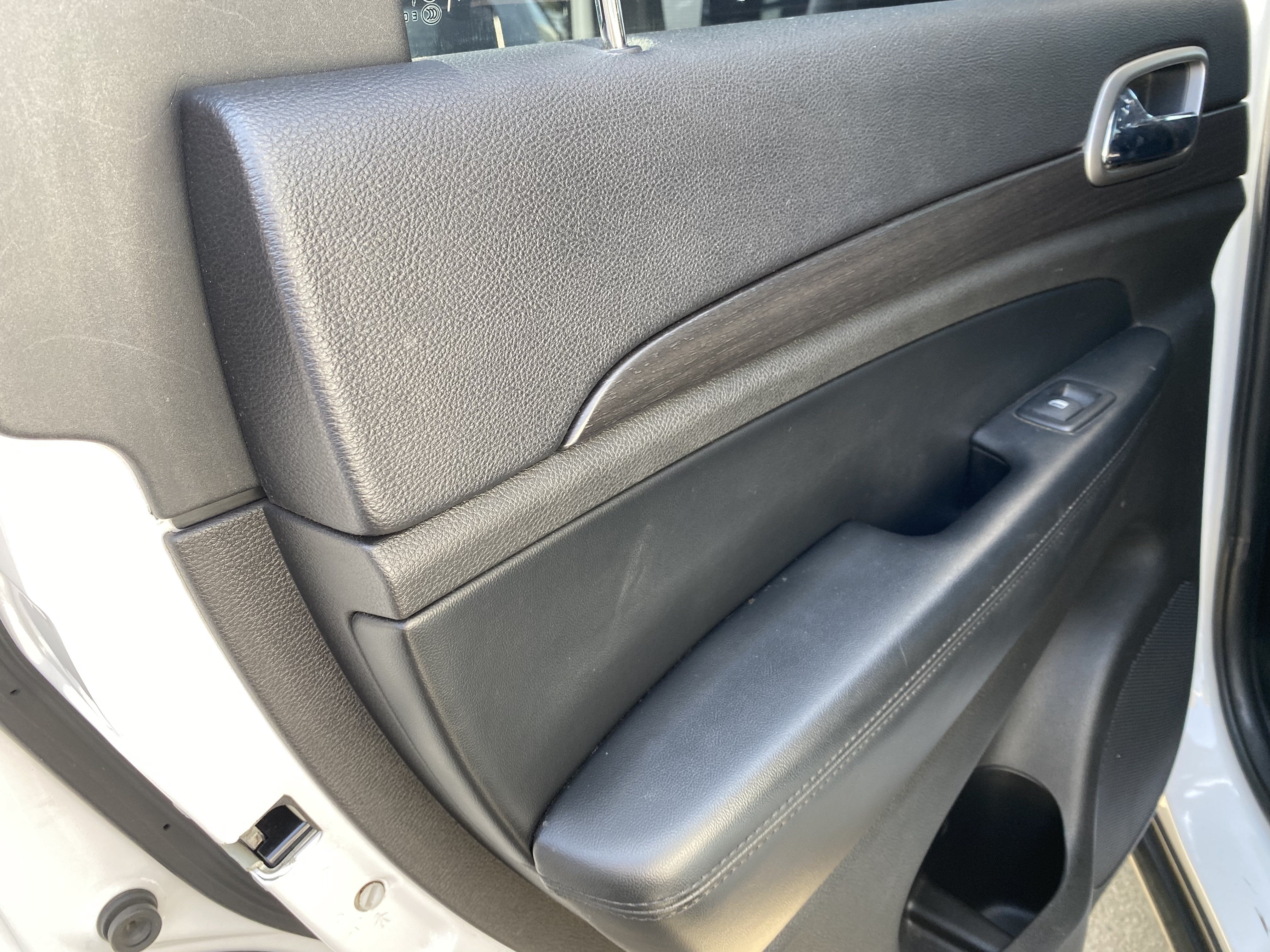2018 Jeep Grand Cherokee LAREDO 4X2 *LTD AVAIL*