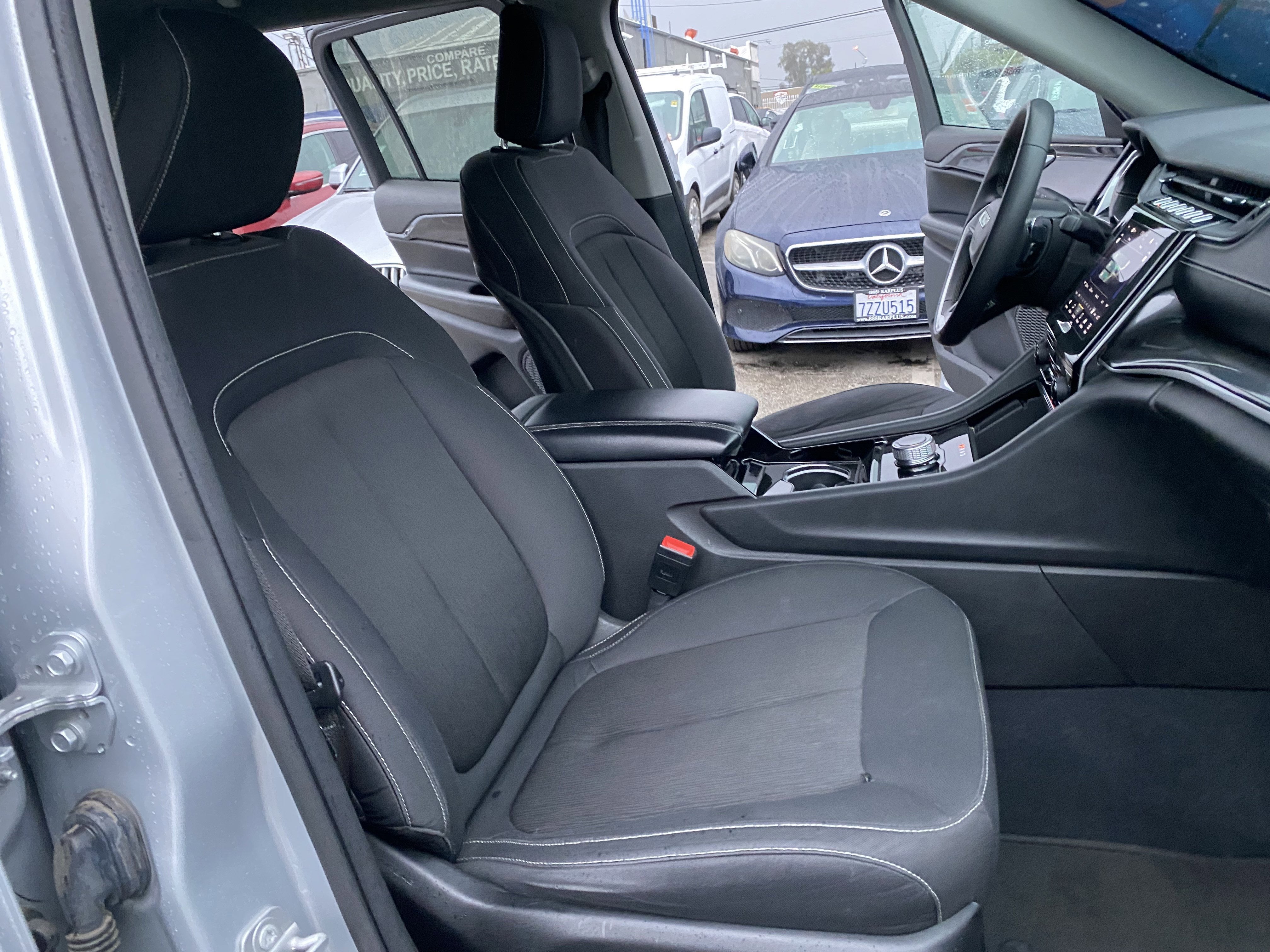 2023 Jeep Grand Cherokee L Laredo