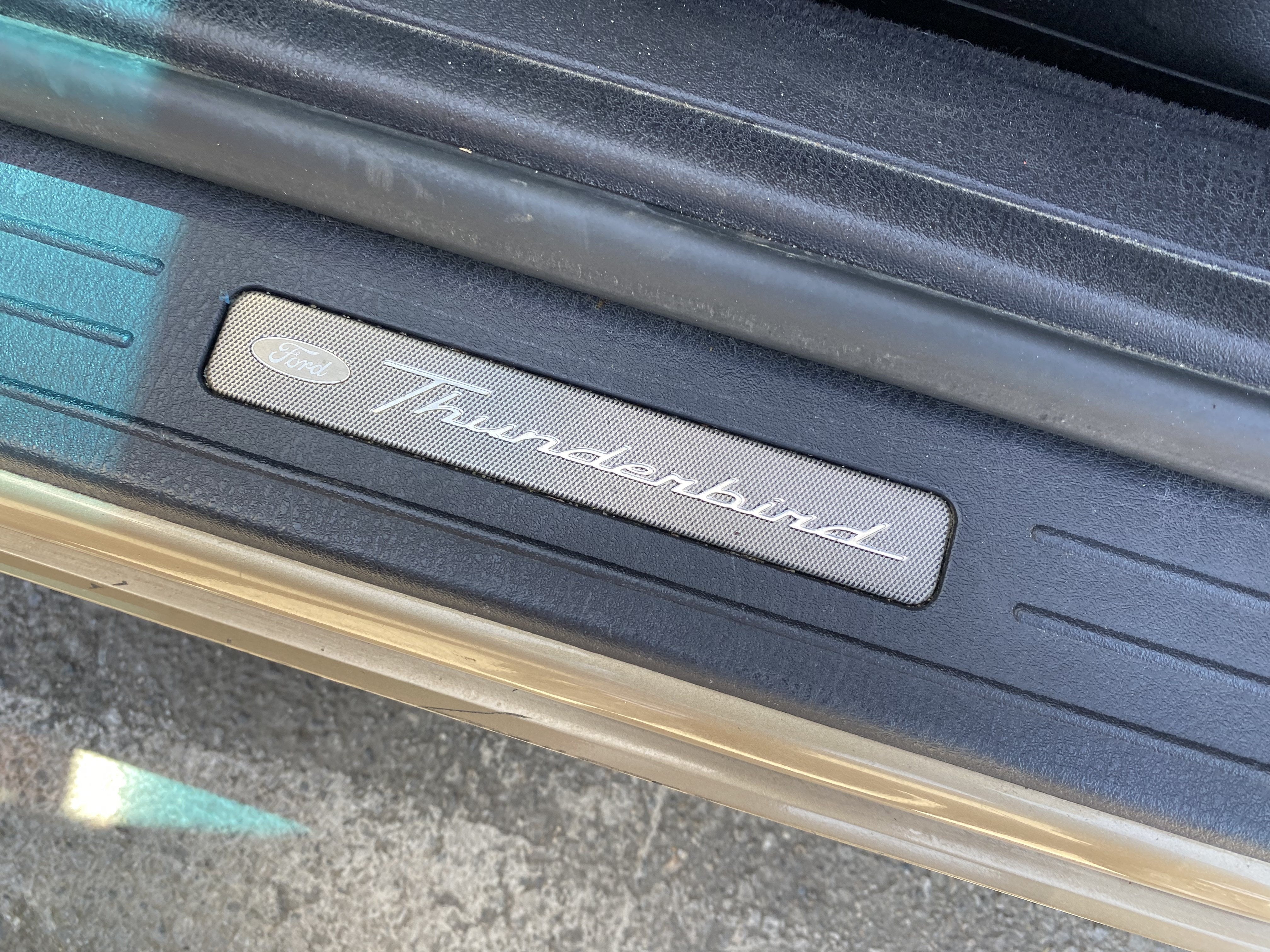 2005 Ford Thunderbird Premium