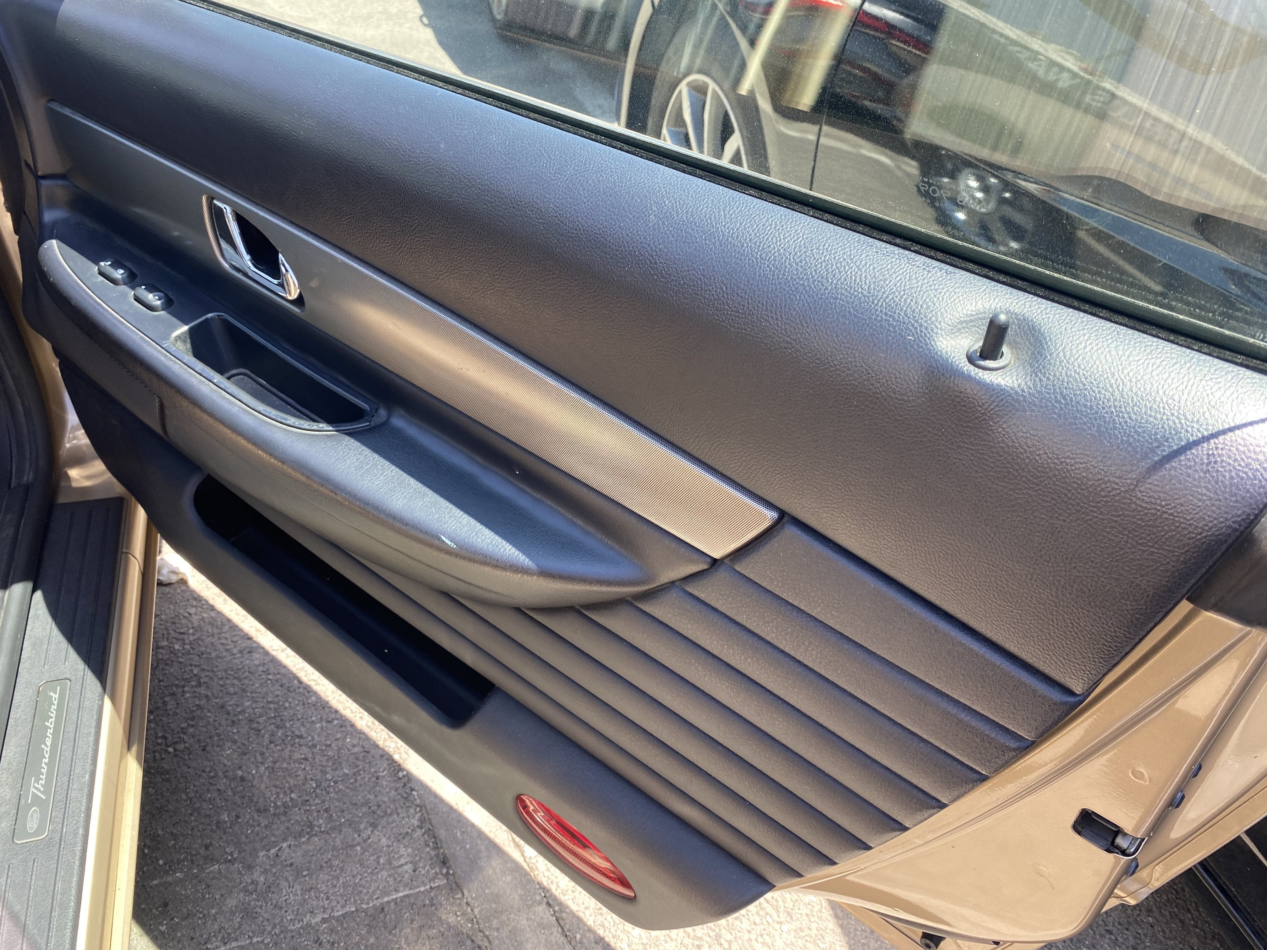 2005 Ford Thunderbird Premium