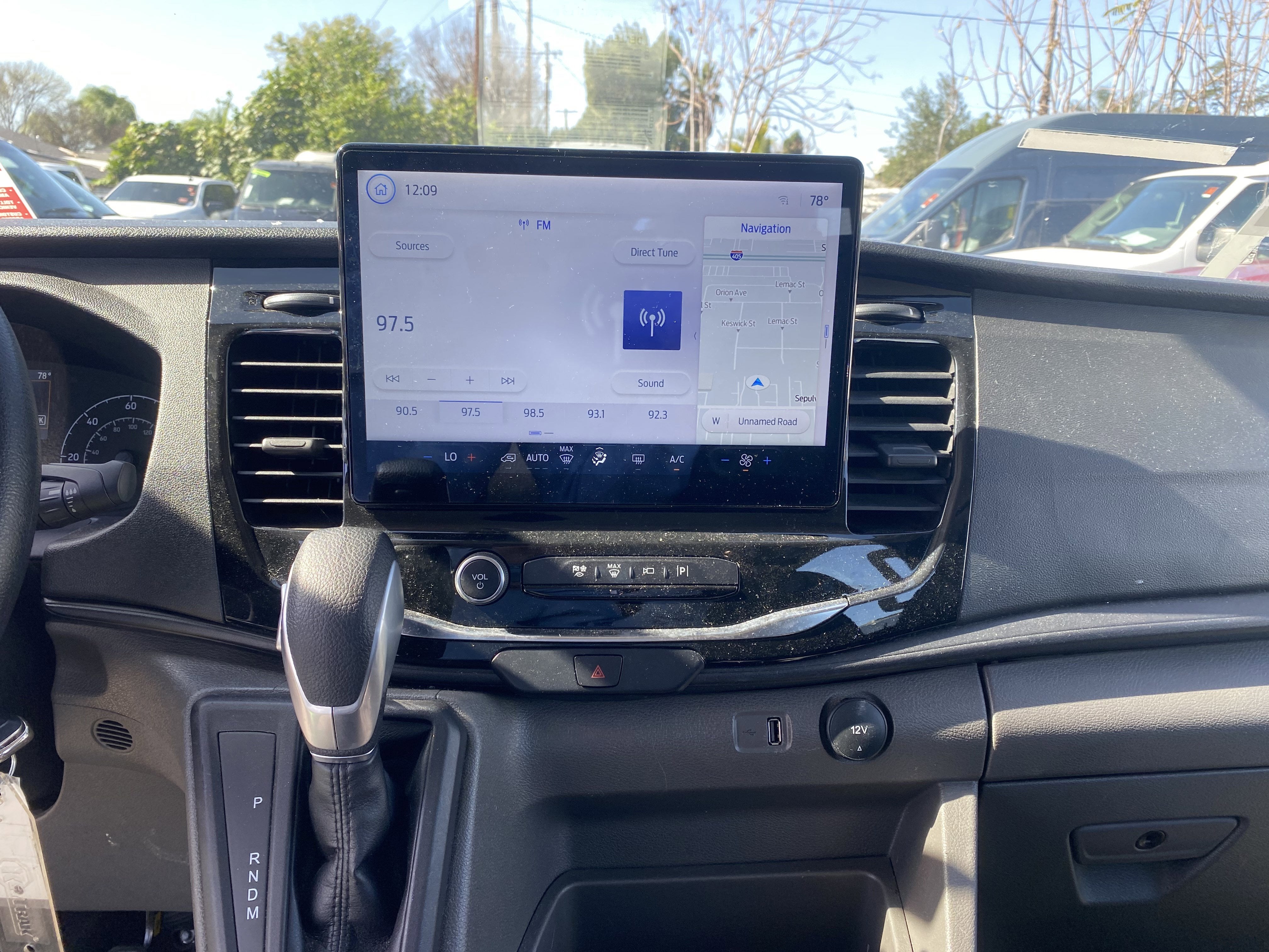 2023 Ford Transit Passenger Wagon XLT