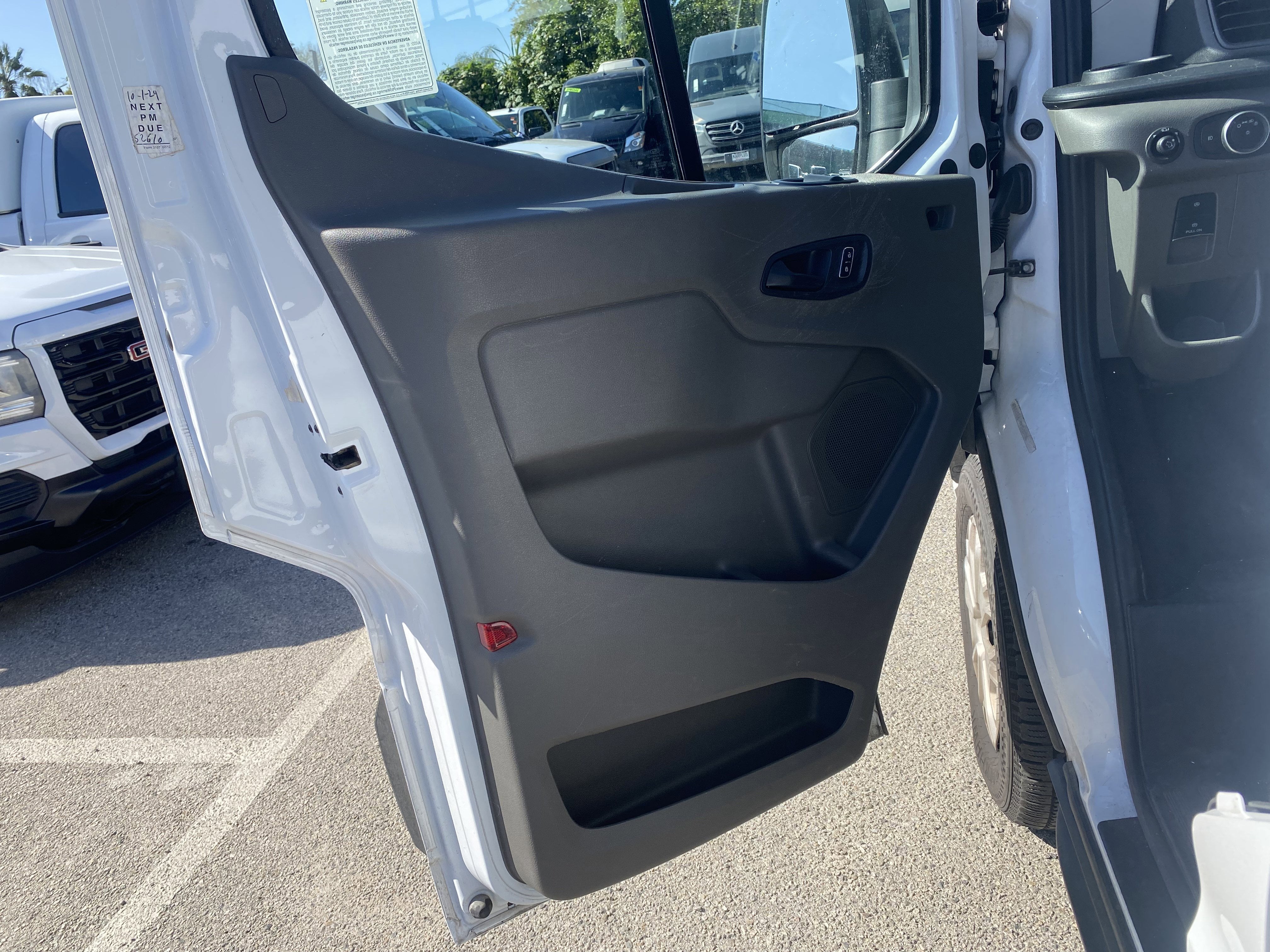 2023 Ford Transit Passenger Wagon XLT