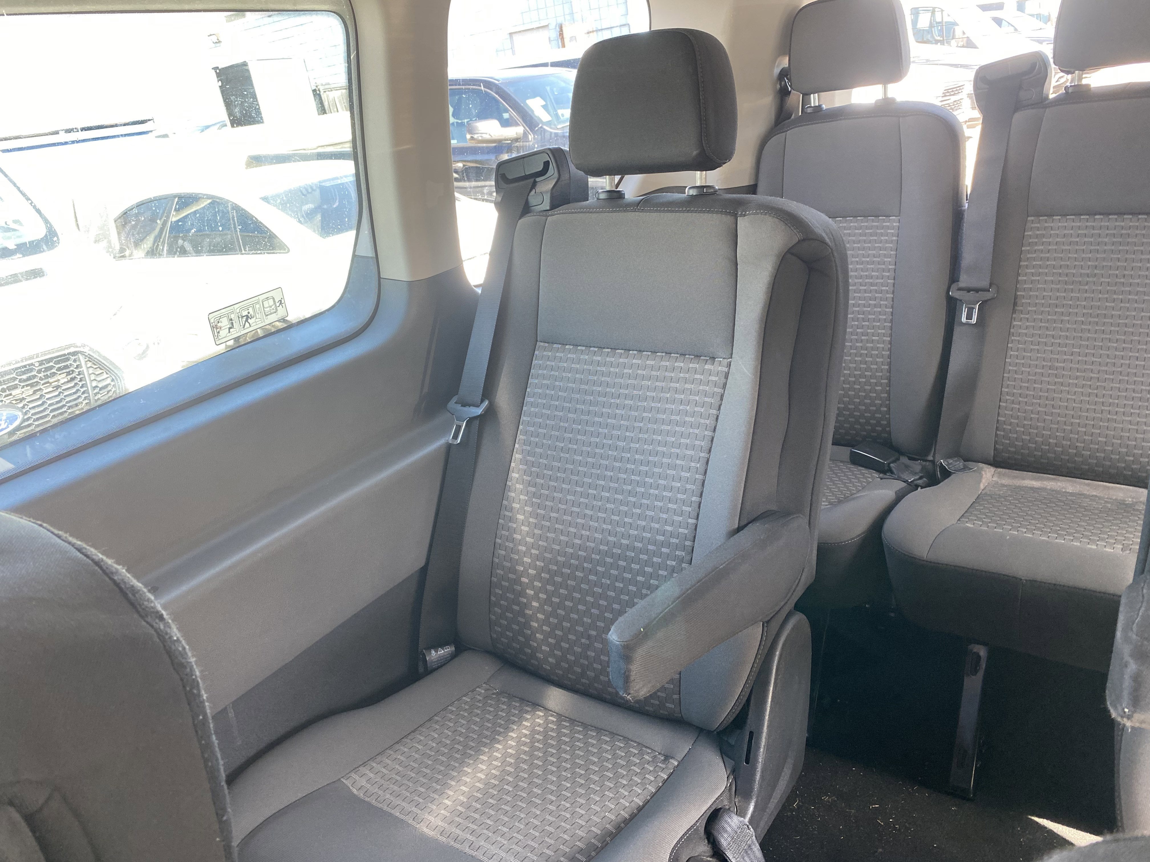 2023 Ford Transit Passenger Wagon XLT