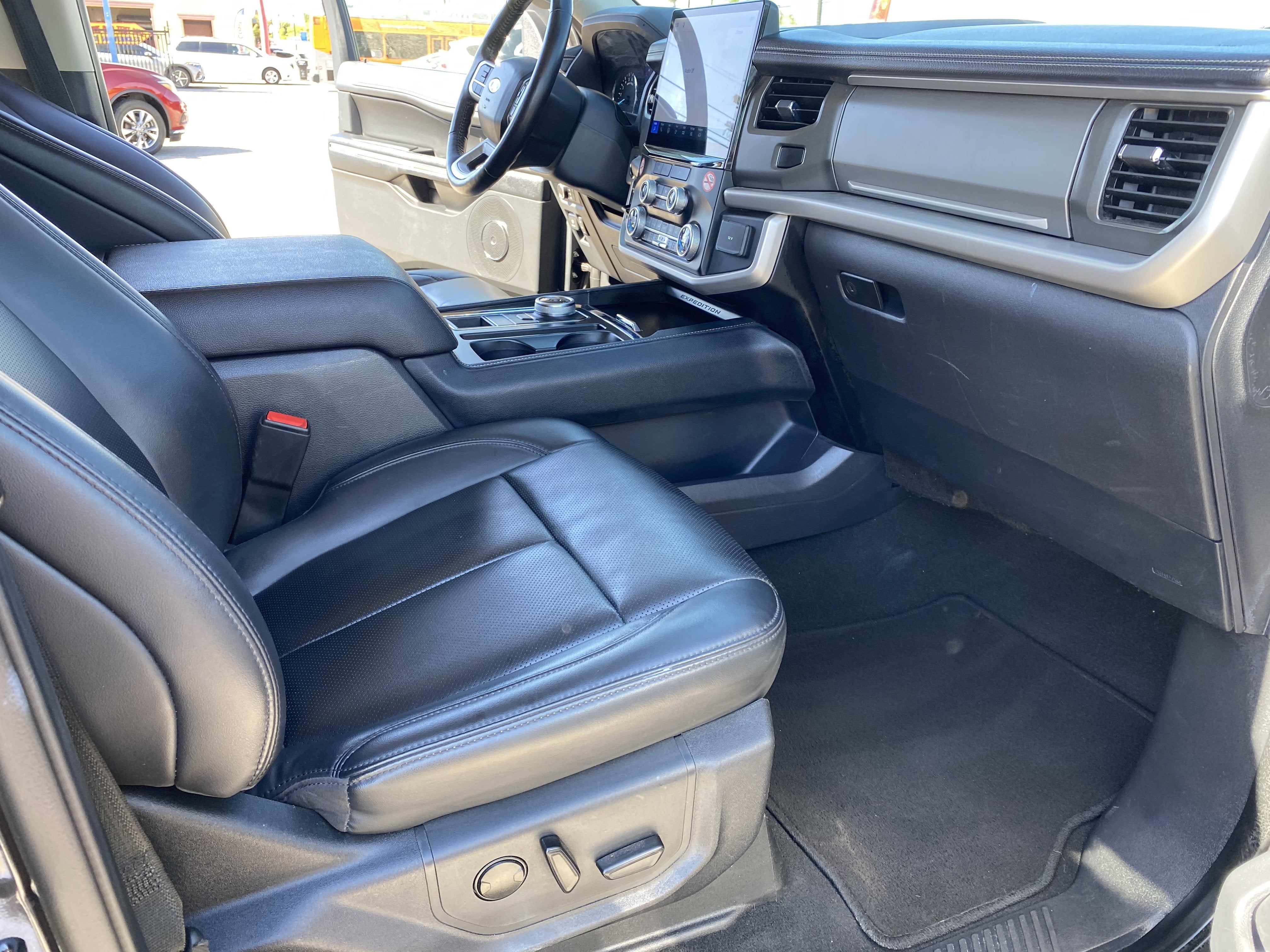 2024 Ford Expedition Max XLT 4X2