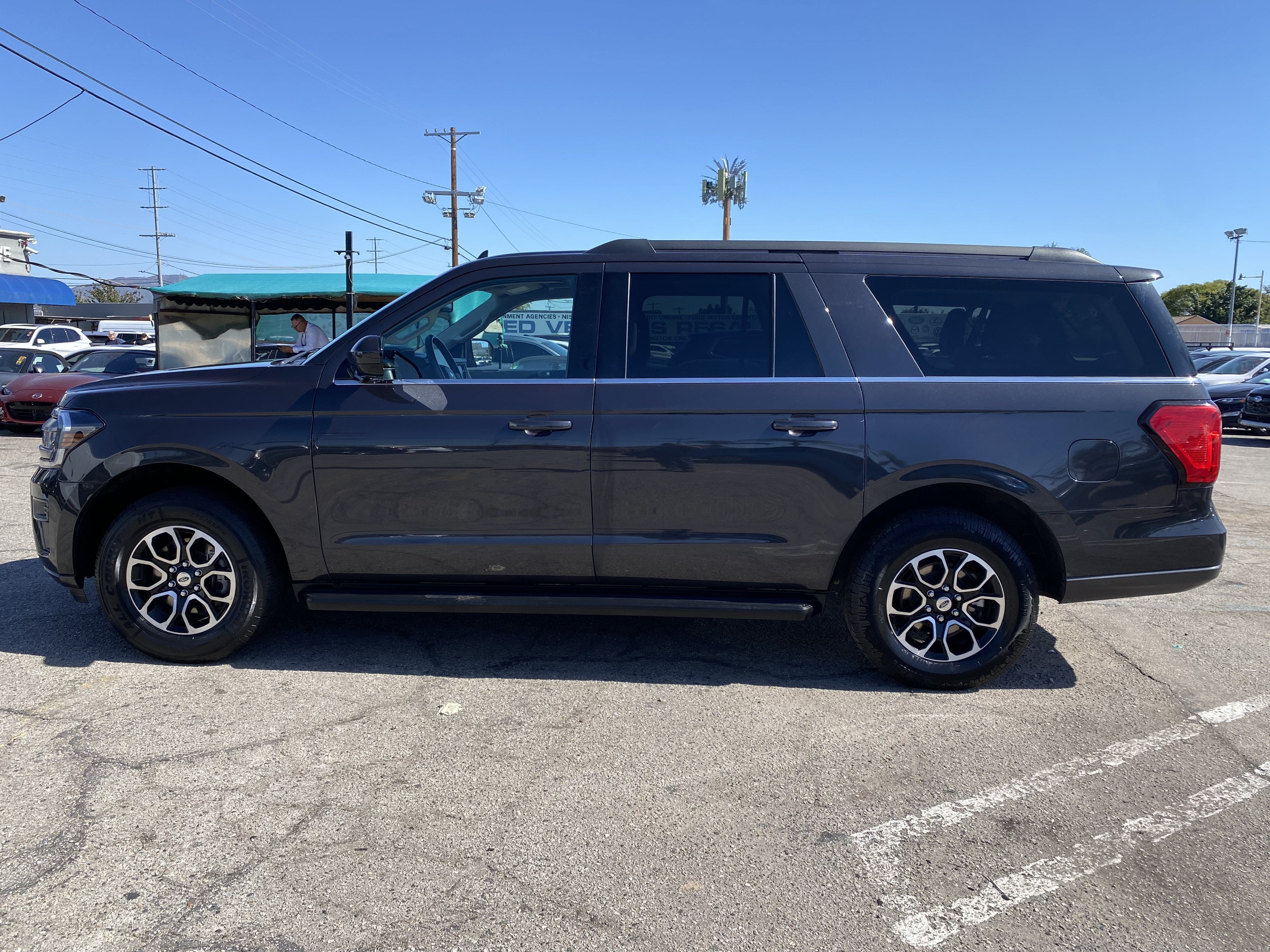 2024 Ford Expedition Max XLT 4X2