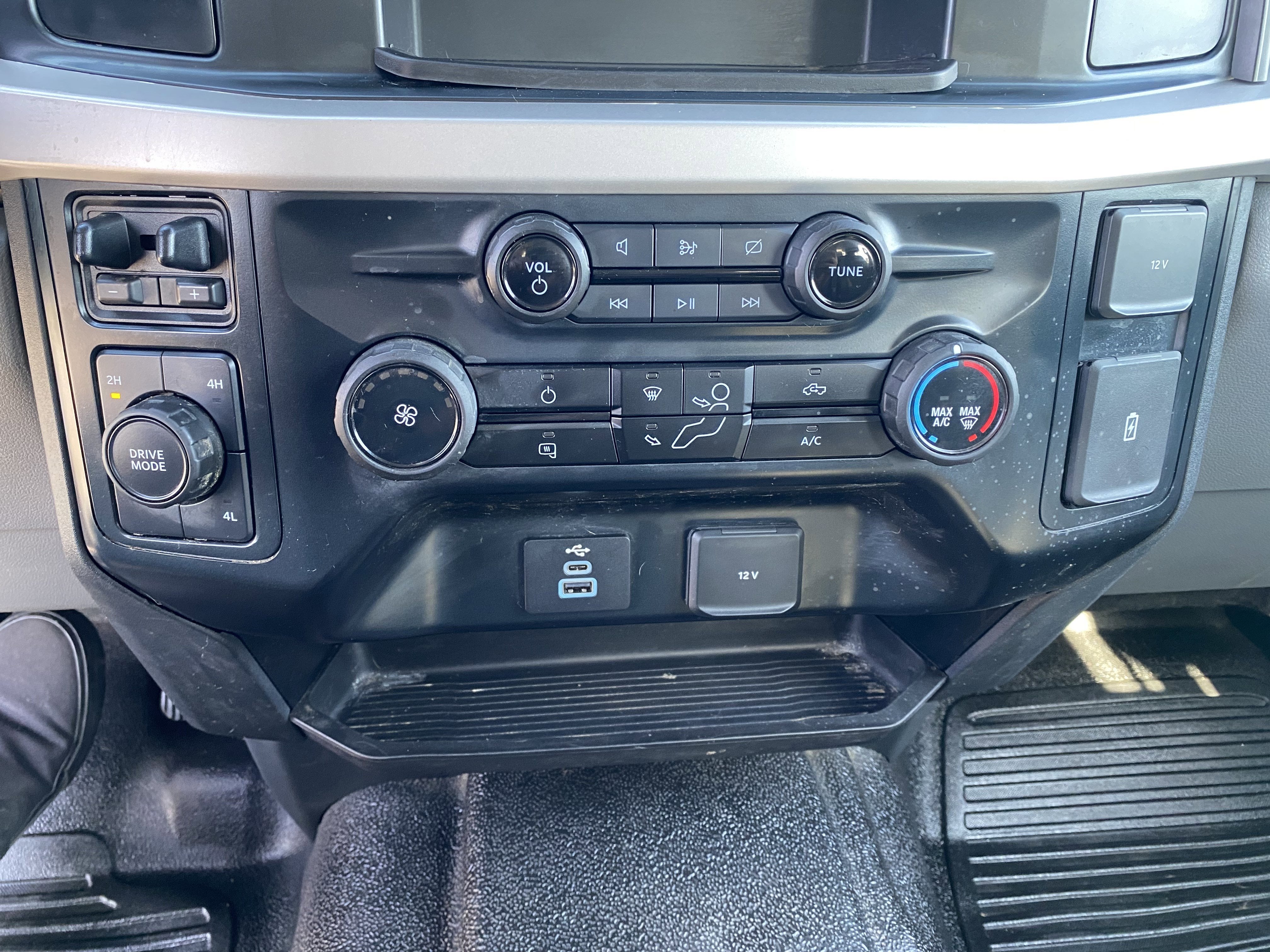 2023 Ford Super Duty F-350 DRW Base