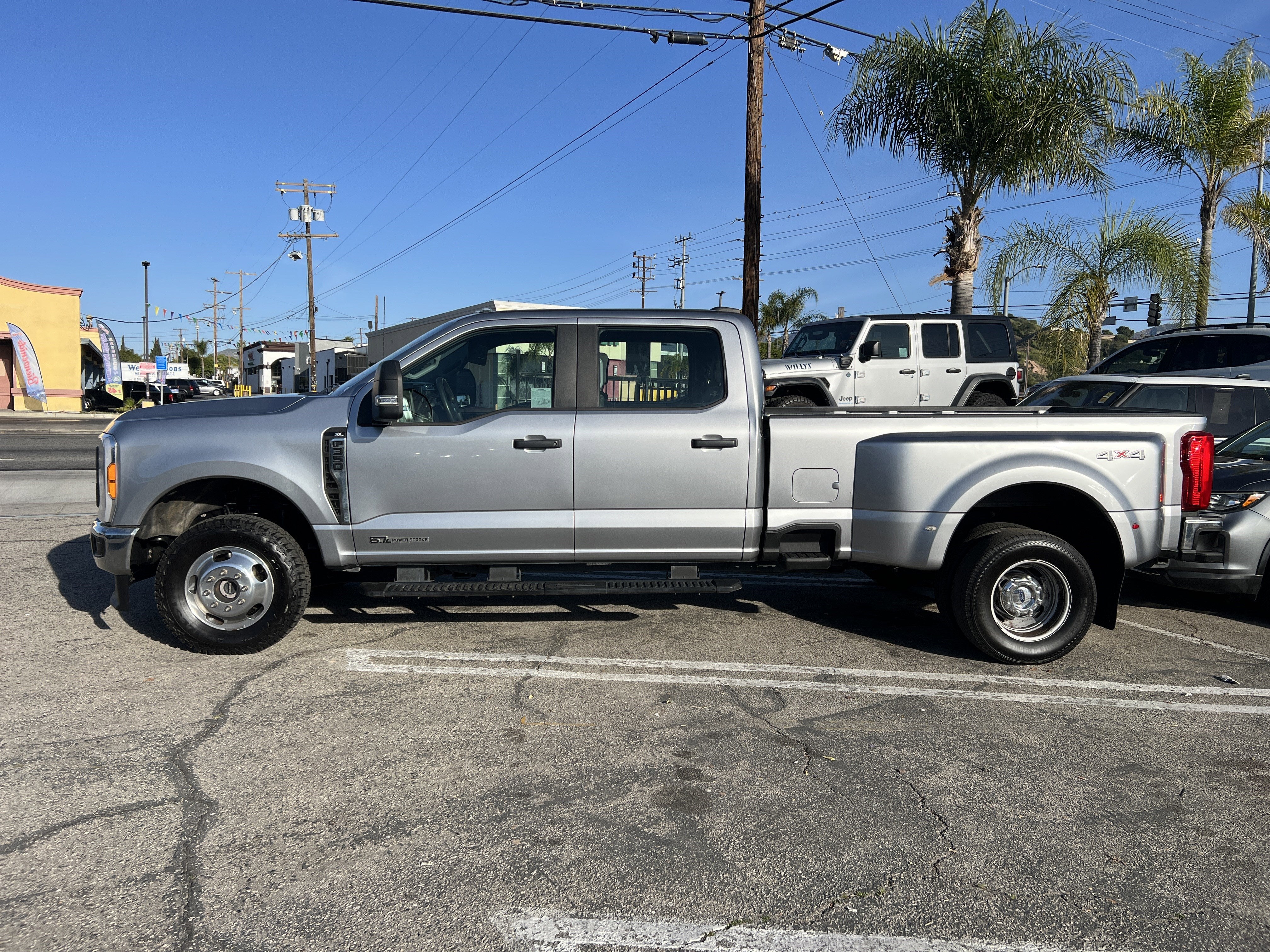 2023 Ford Super Duty F-350 DRW Base