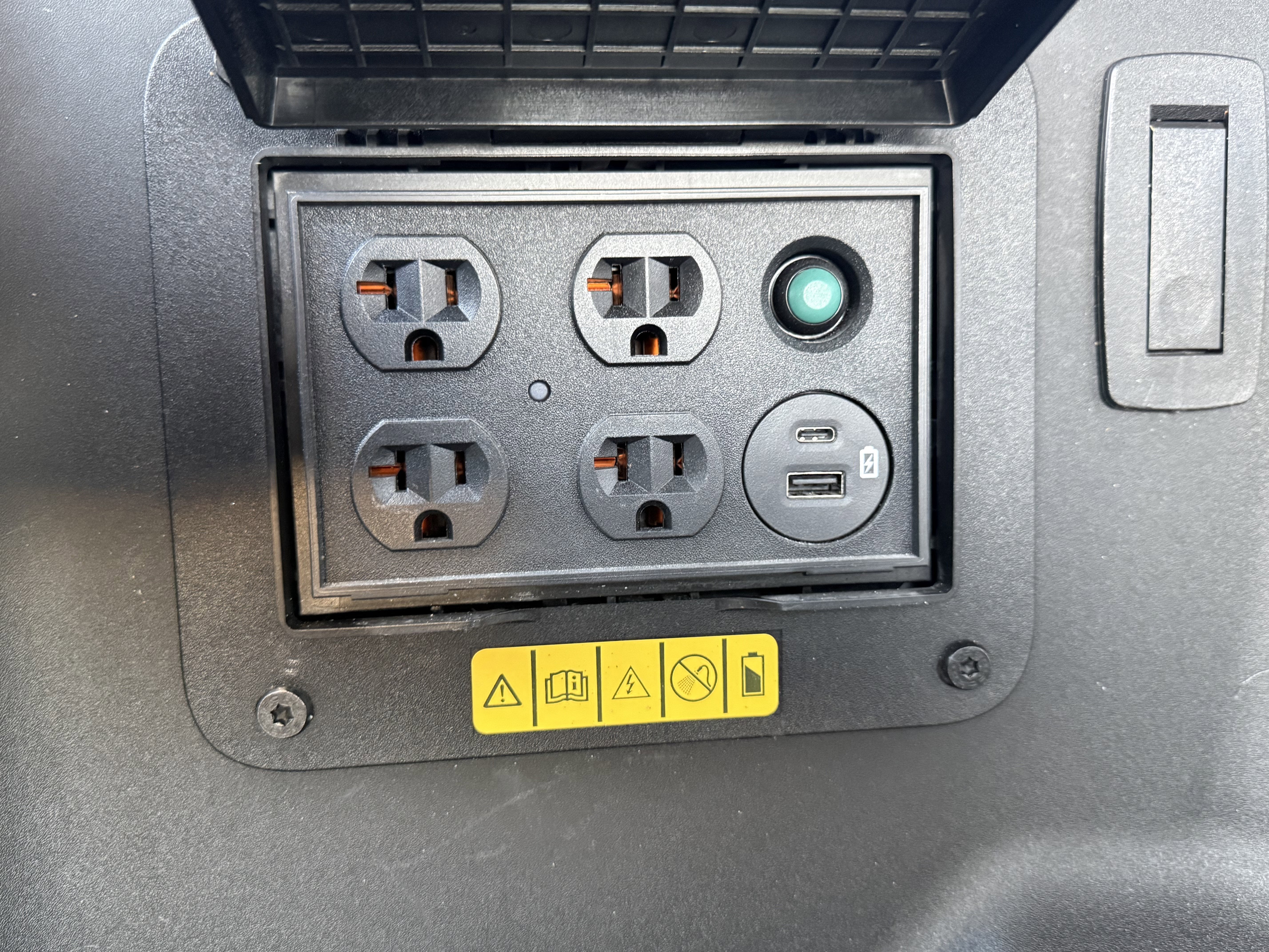 2023 Ford F-150 Lightning Pro