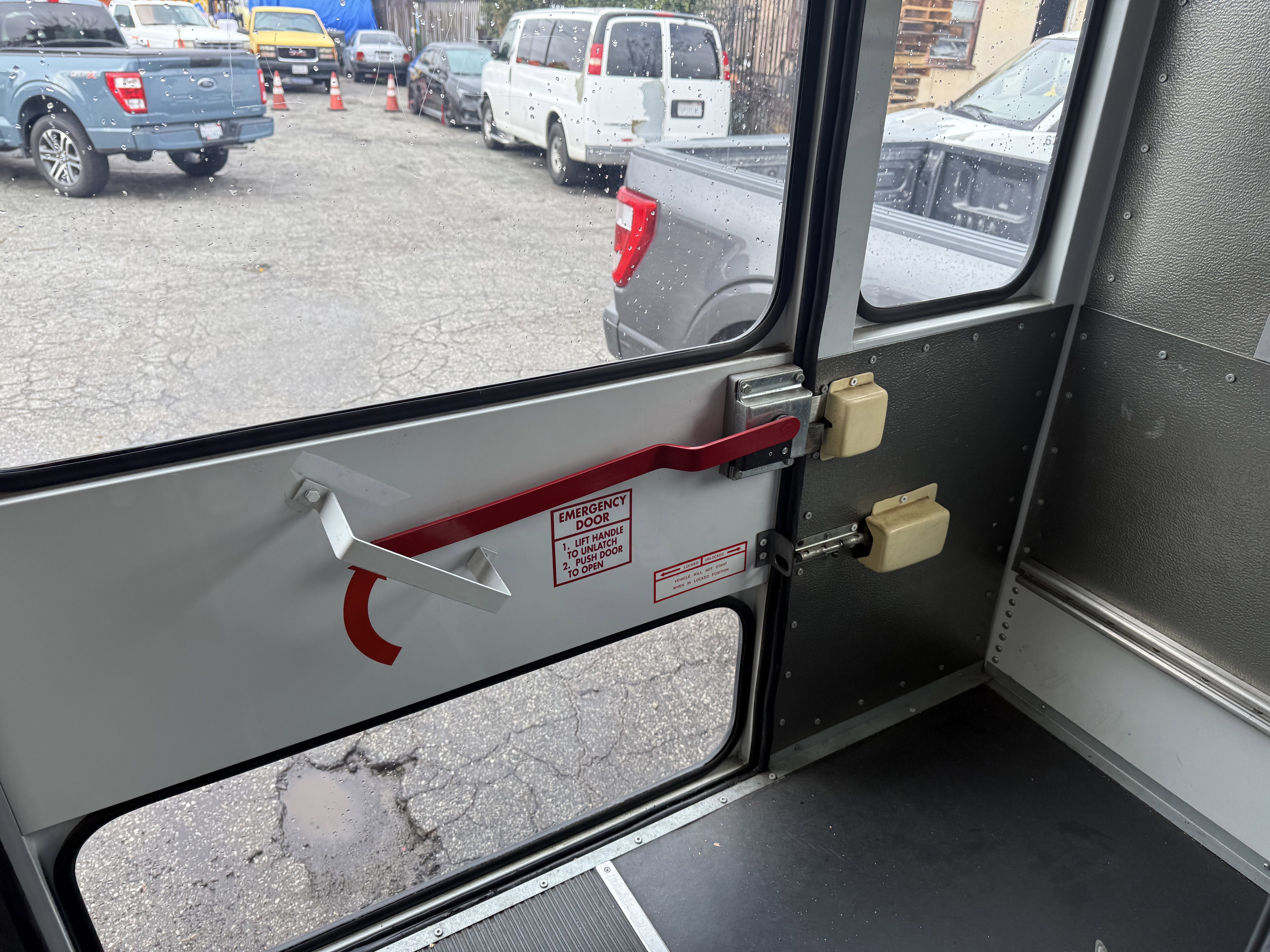 2006 Chevrolet Express Commercial Cutaway C6Y SRW