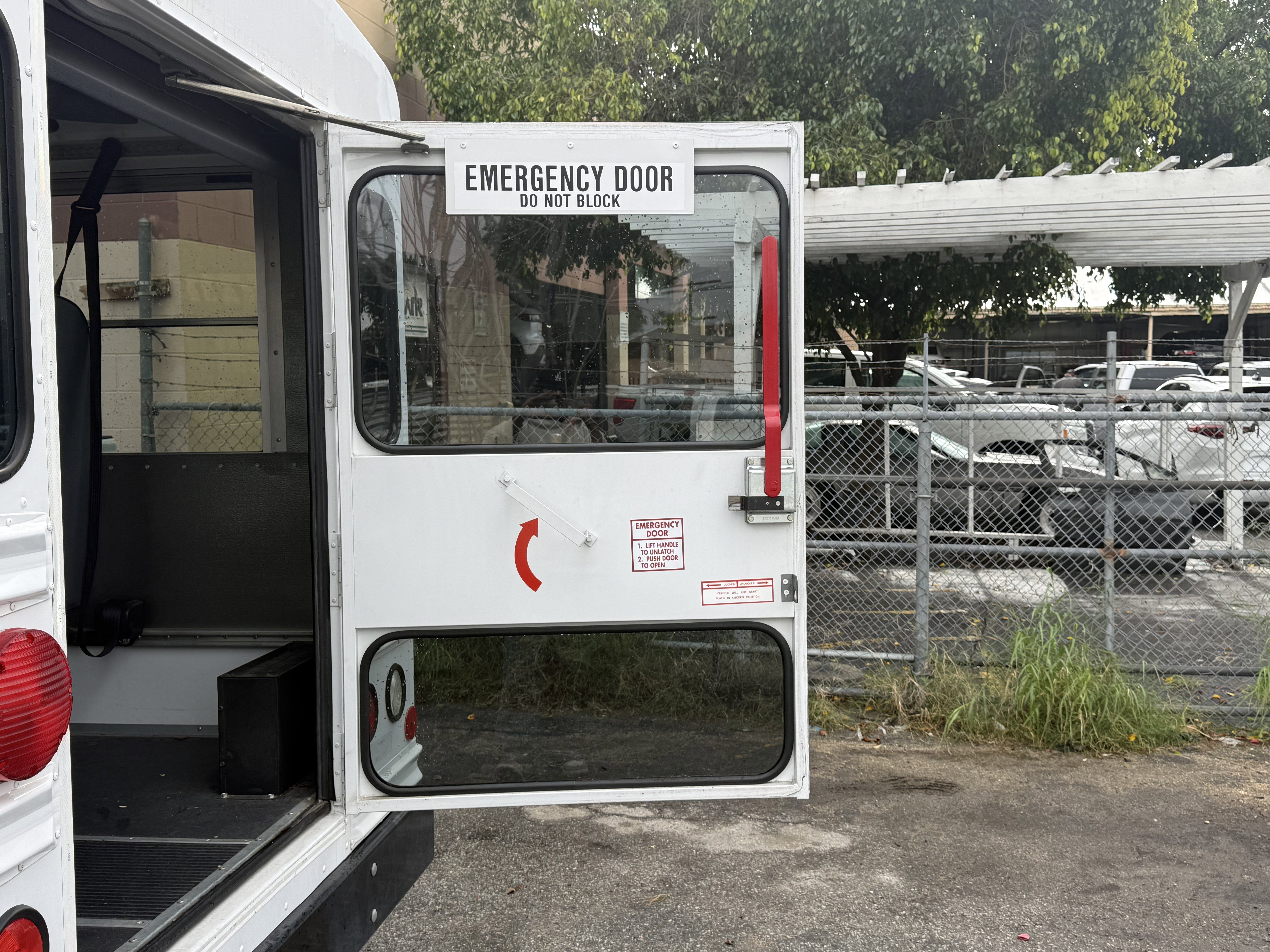 2006 Chevrolet Express Commercial Cutaway C6Y SRW