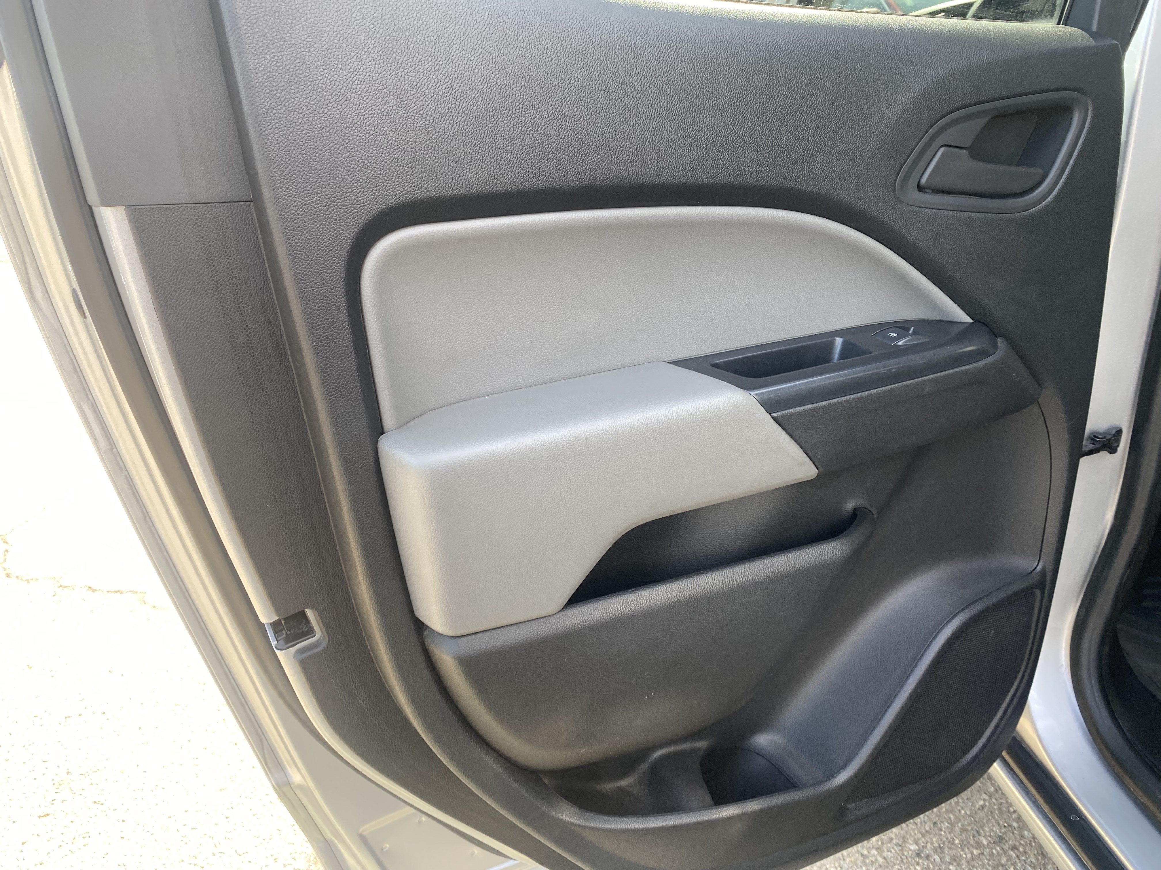 2018 Chevrolet Colorado 2WD CREW CAB 140.5 WORK