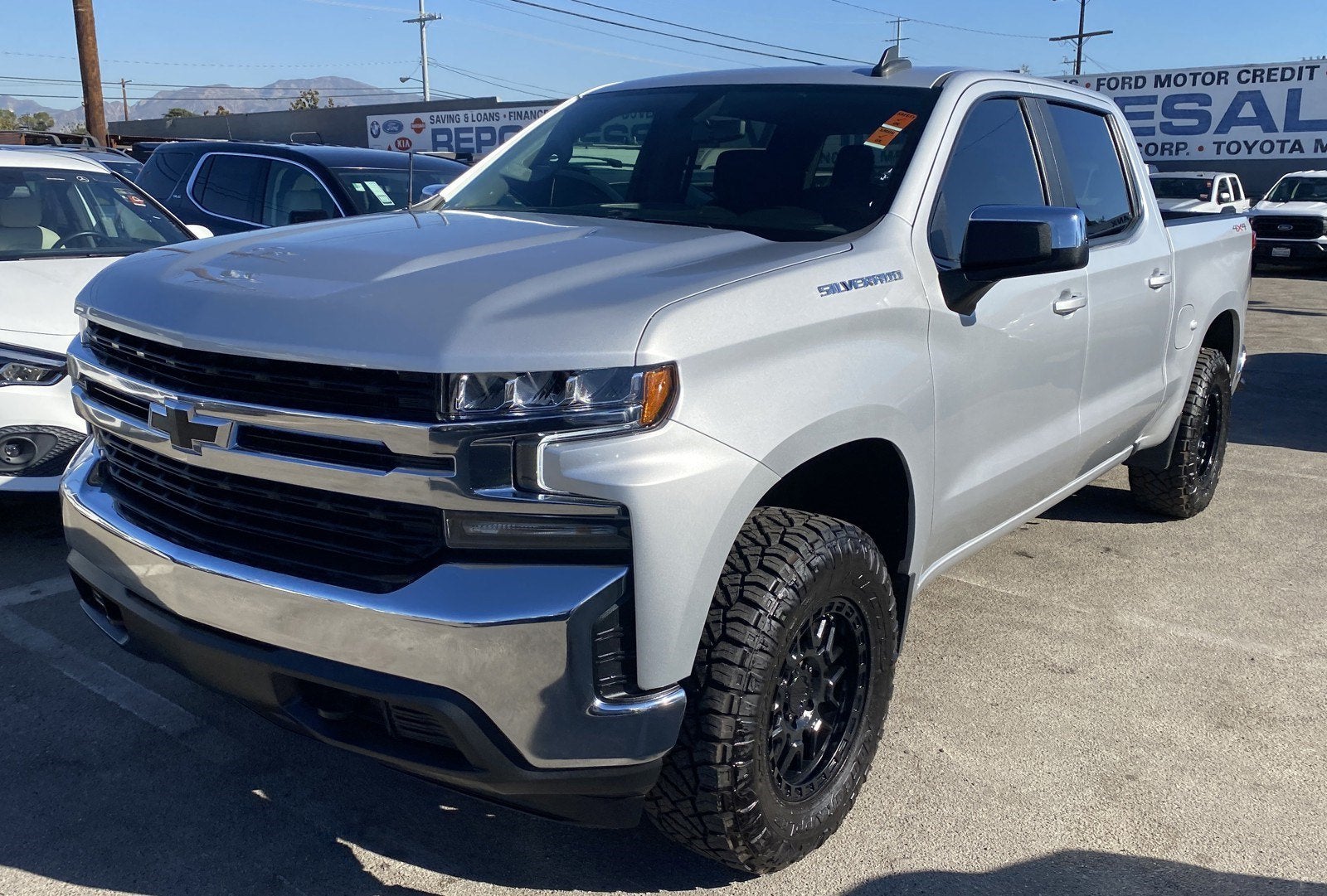 2022 Chevrolet Silverado 1500 LTD 4WD CREW CAB 147 LT W/1L