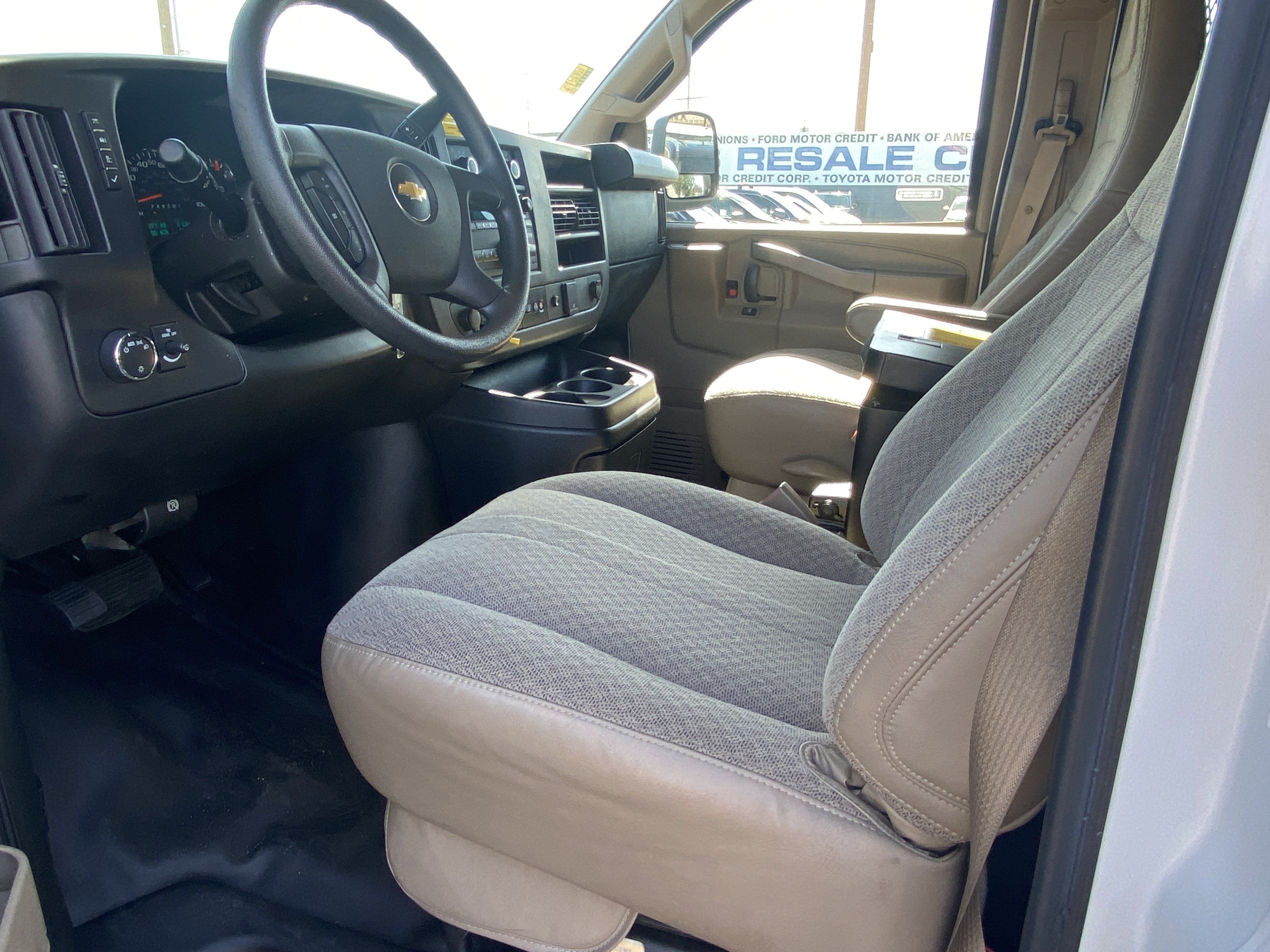 2017 Chevrolet Express Cargo Van RWD 2500 135