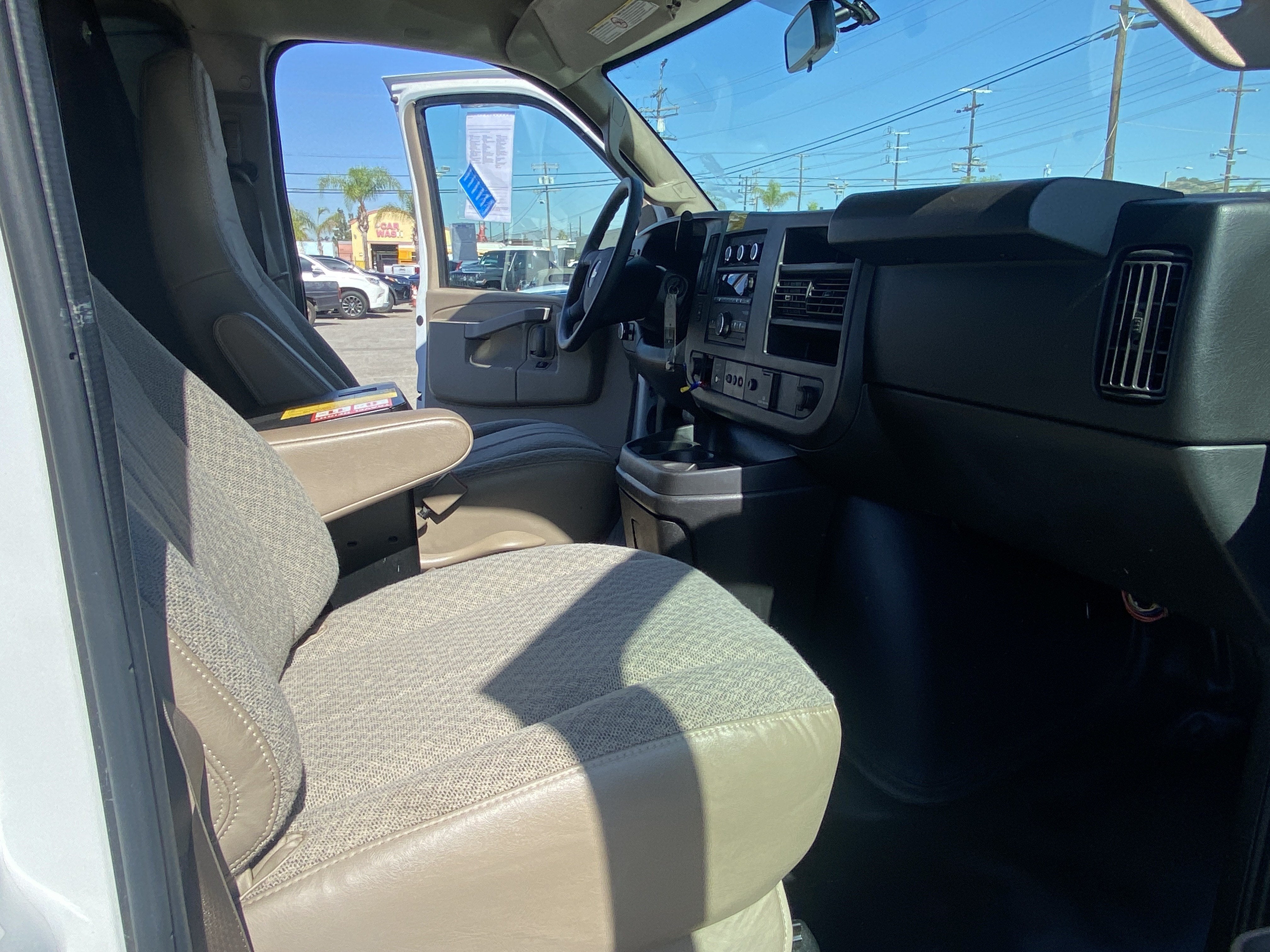 2017 Chevrolet Express Cargo Van RWD 2500 135