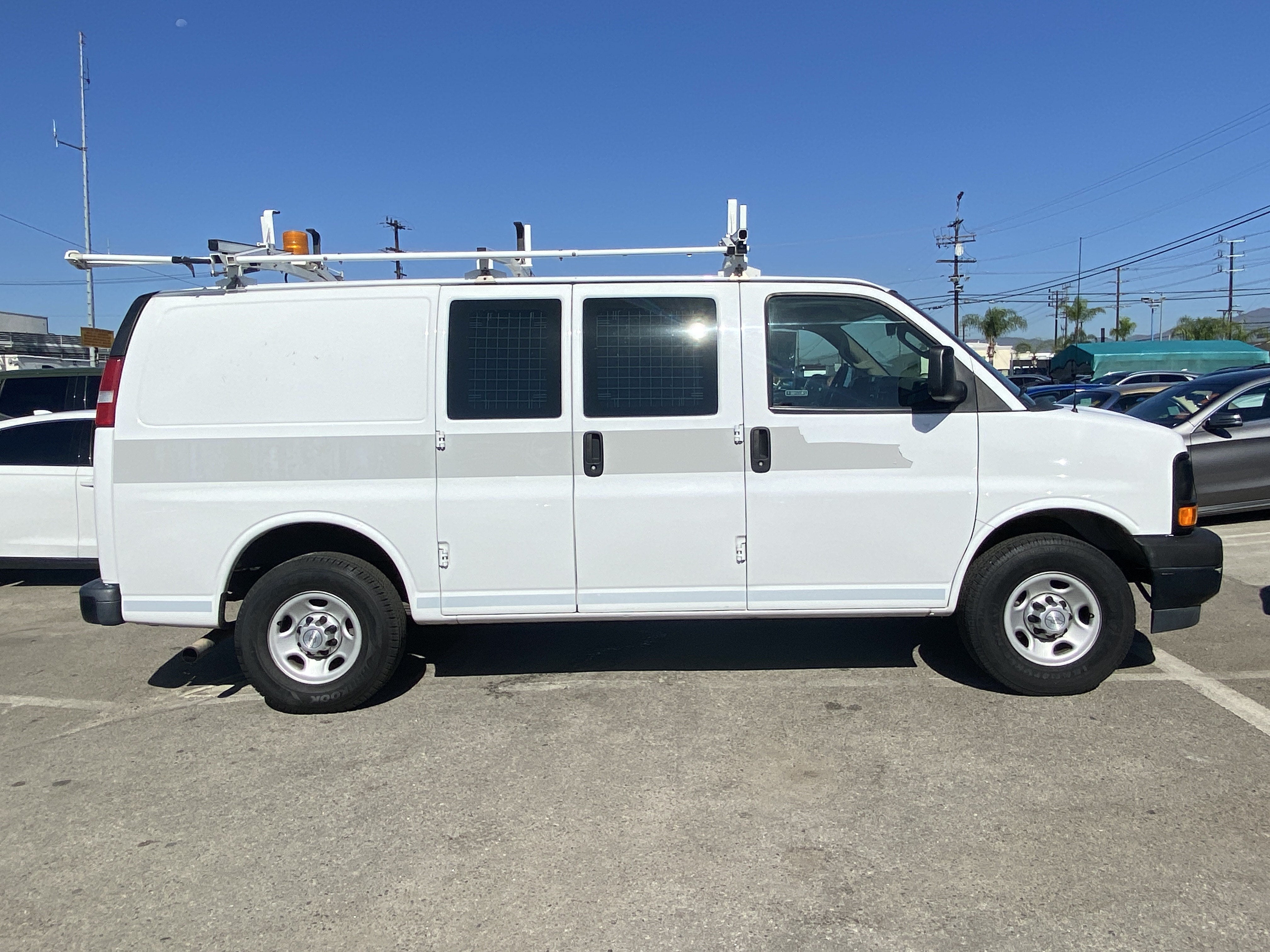 2017 Chevrolet Express Cargo Van RWD 2500 135