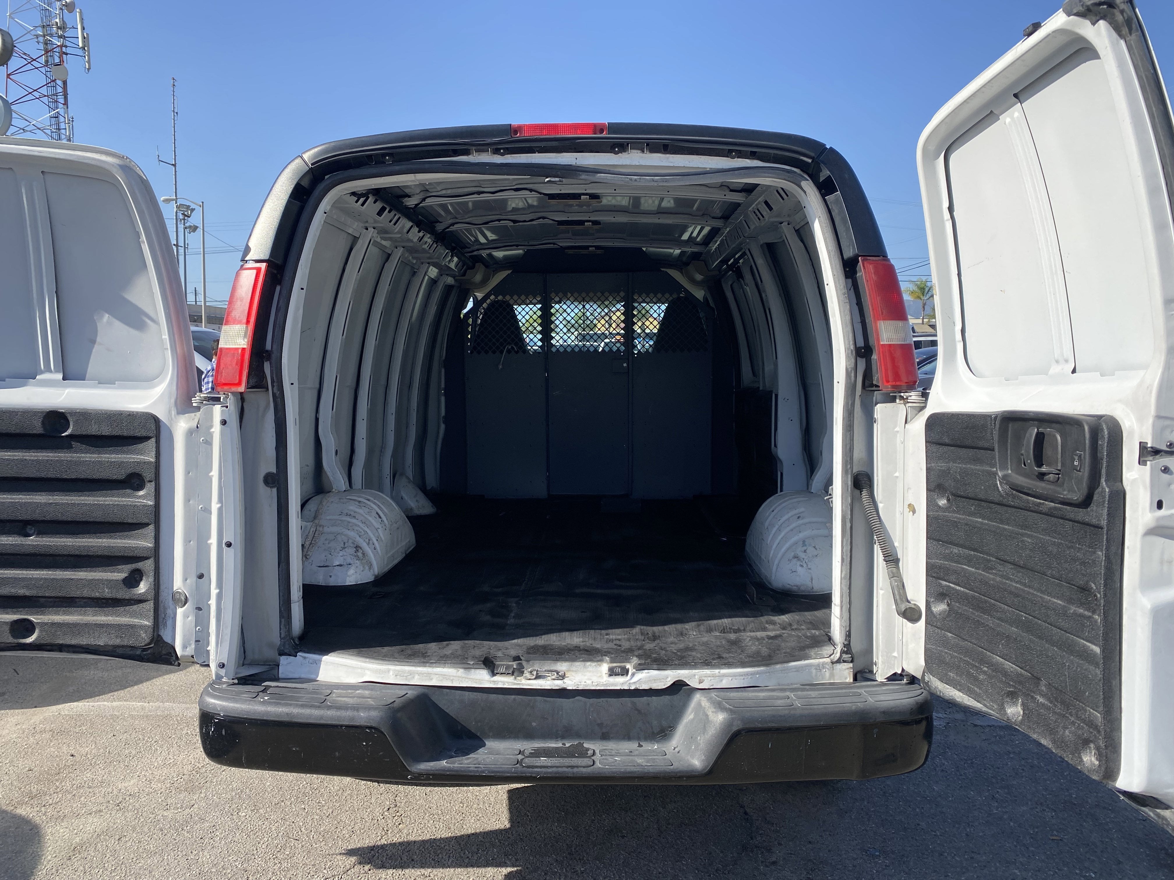 2017 Chevrolet Express Cargo Van RWD 2500 135"