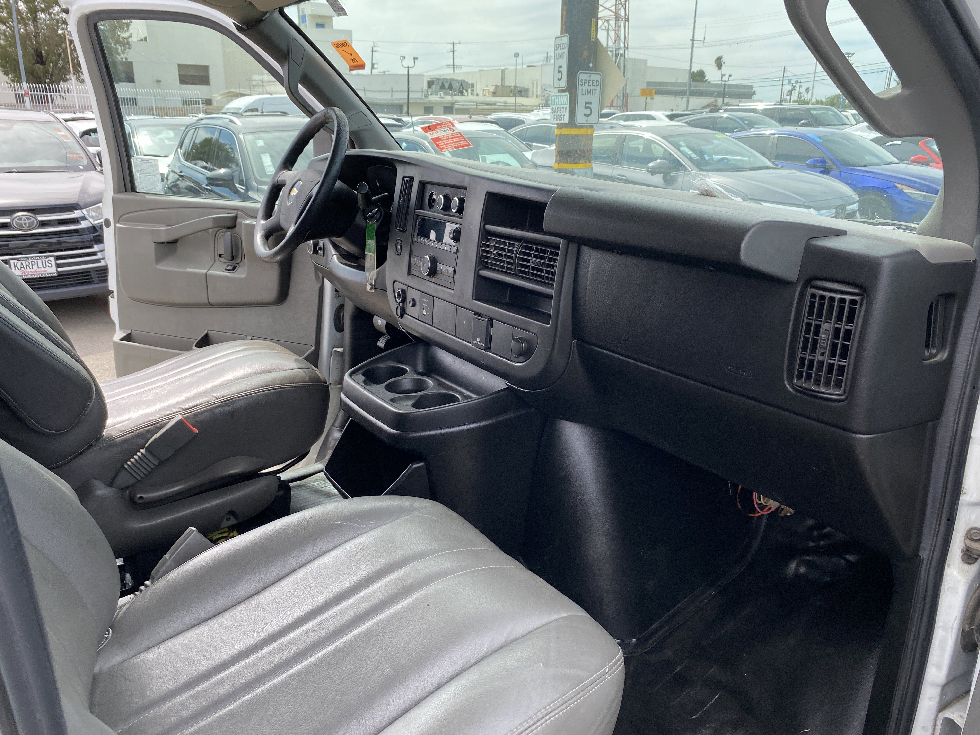 2017 Chevrolet Express Cargo Van RWD 2500 135"