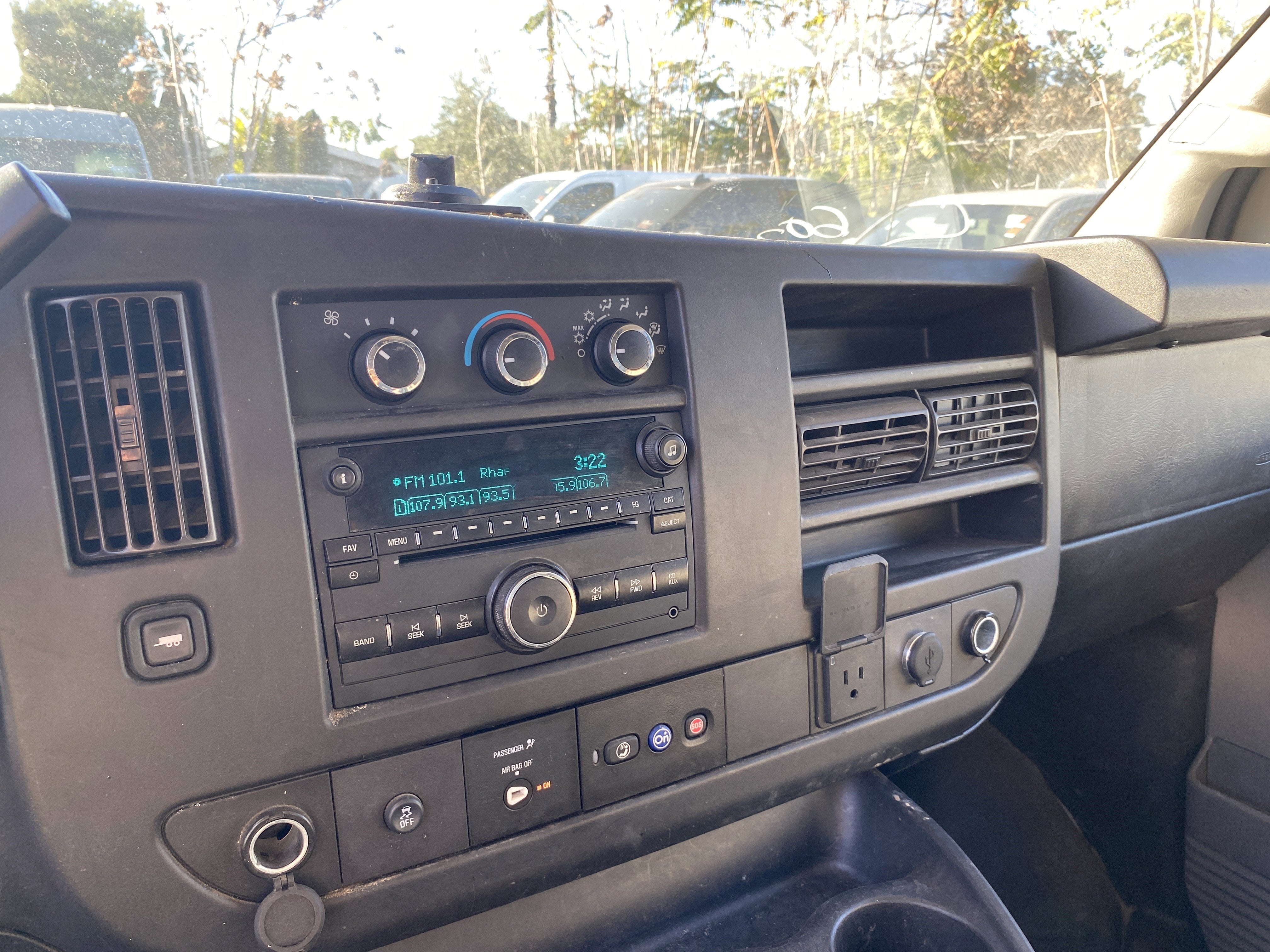 2020 Chevrolet Express Cargo Van RWD 2500 135"