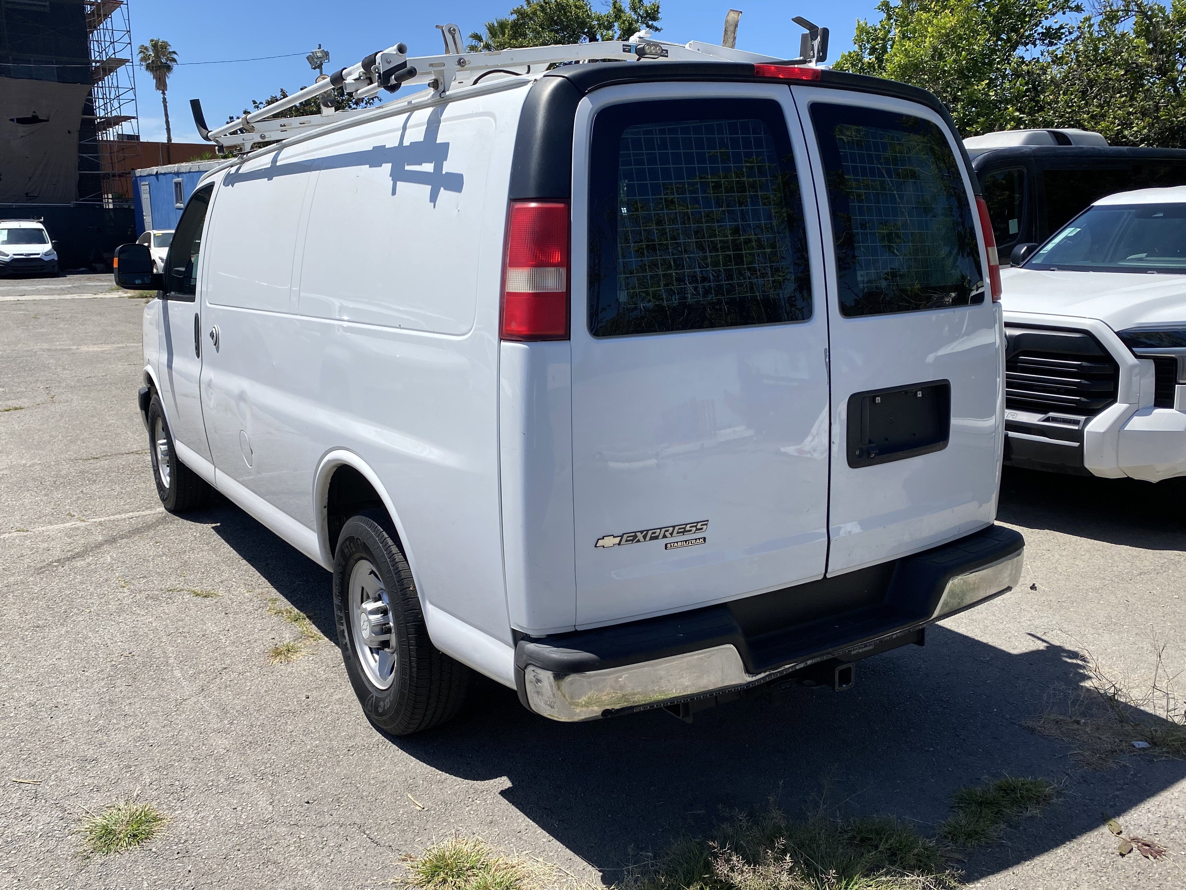 2014 Chevrolet Express Cargo Van RWD 2500 135"