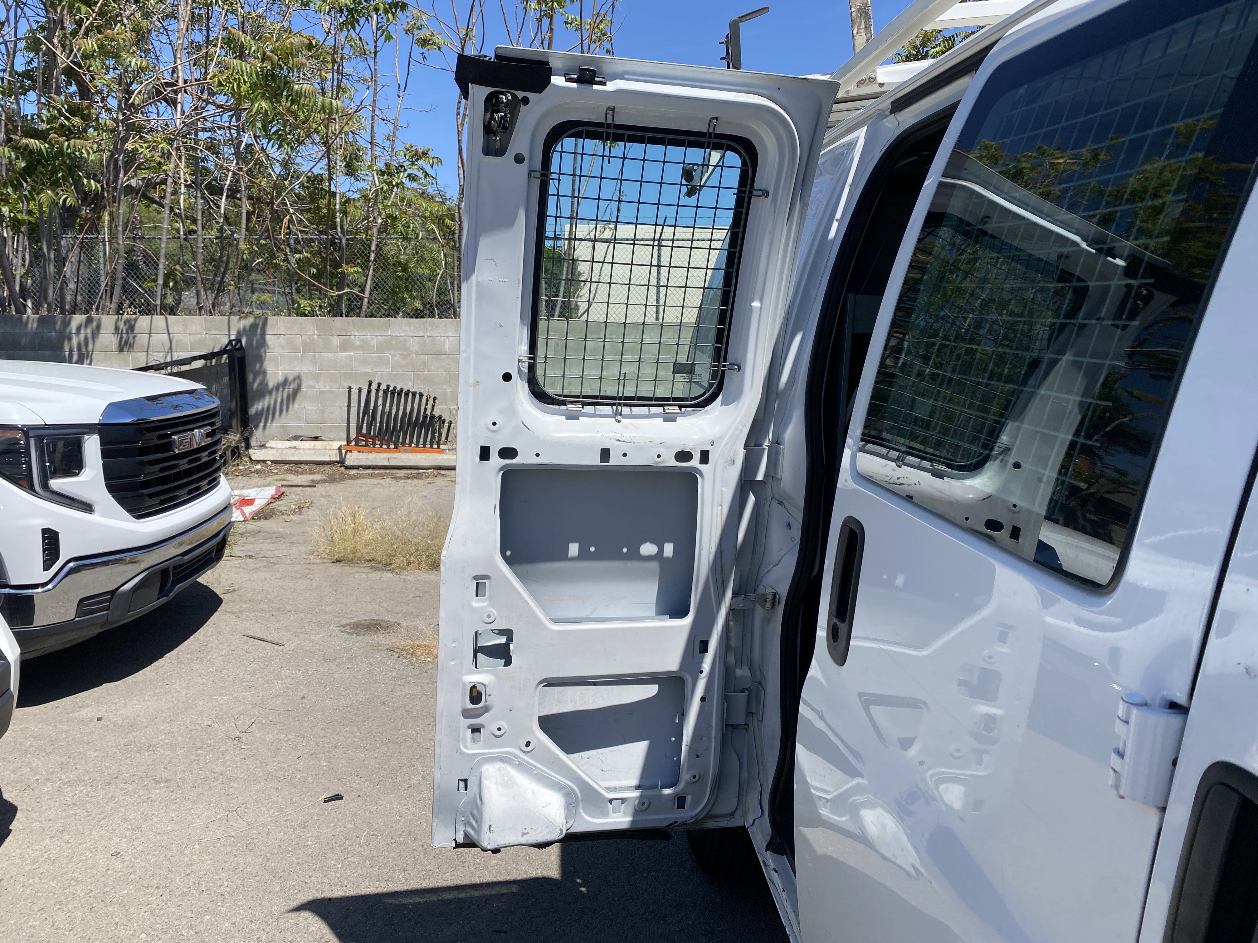 2014 Chevrolet Express Cargo Van RWD 2500 135"