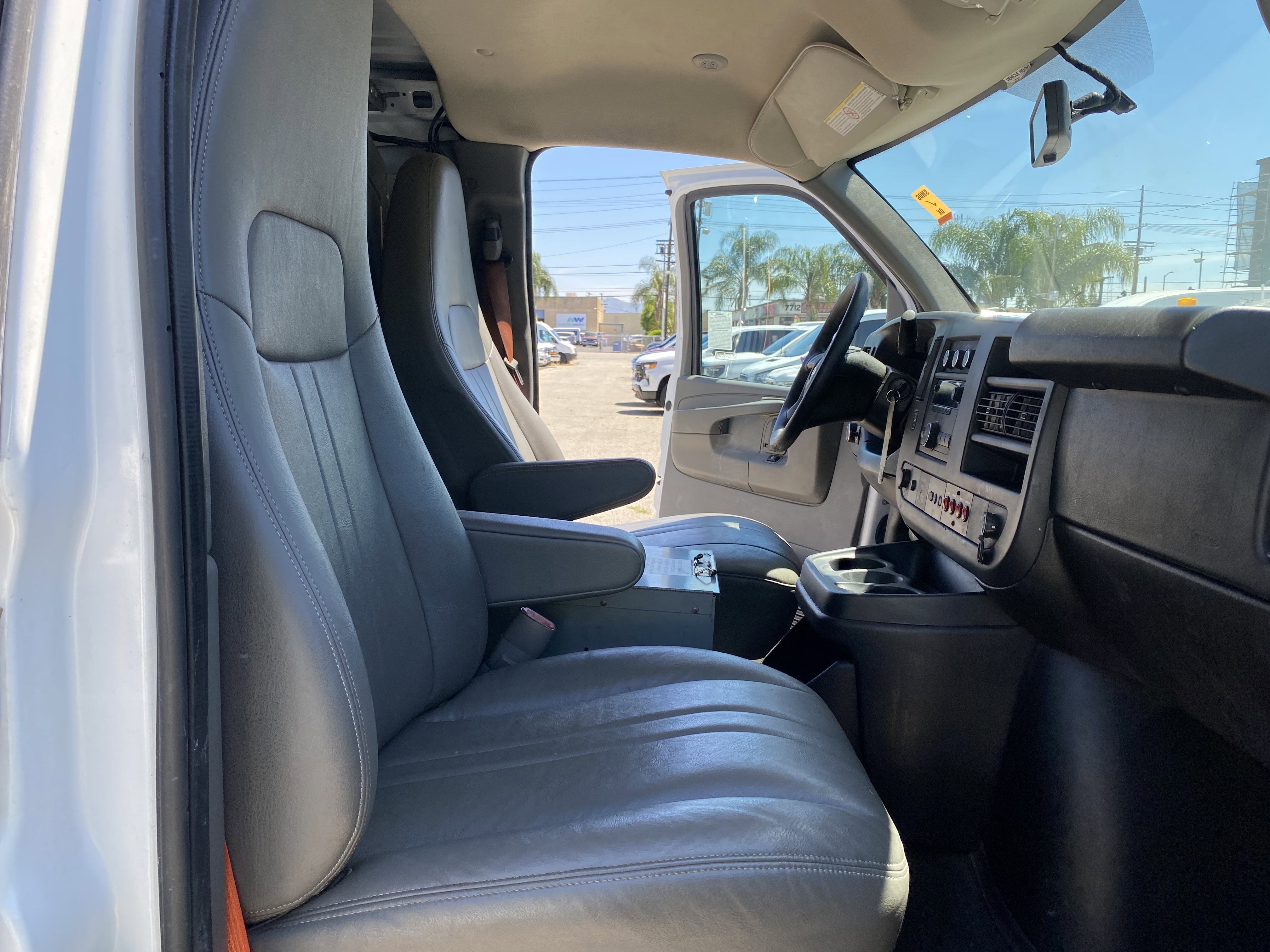 2014 Chevrolet Express Cargo Van RWD 2500 135"