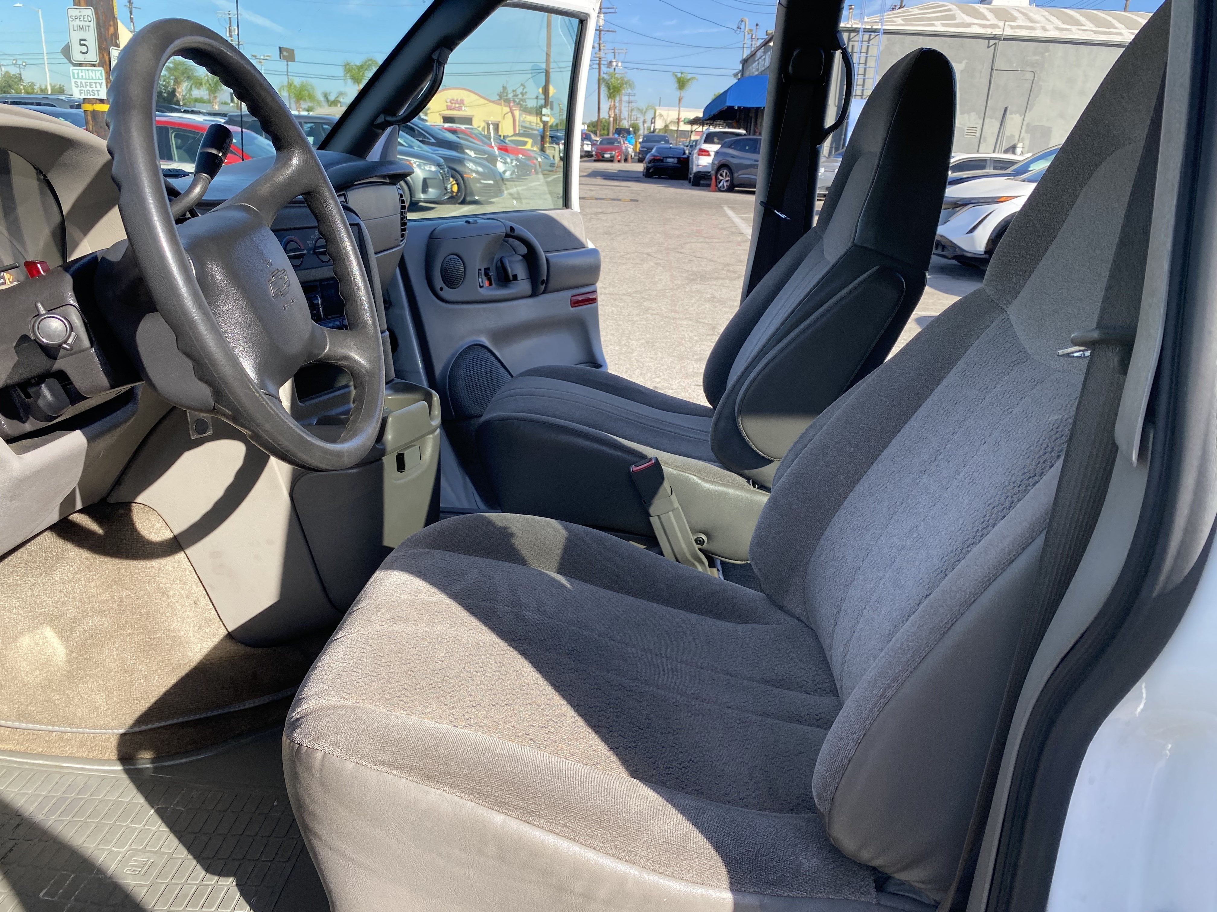 2005 Chevrolet Astro Passenger Ext 111" WB RWD