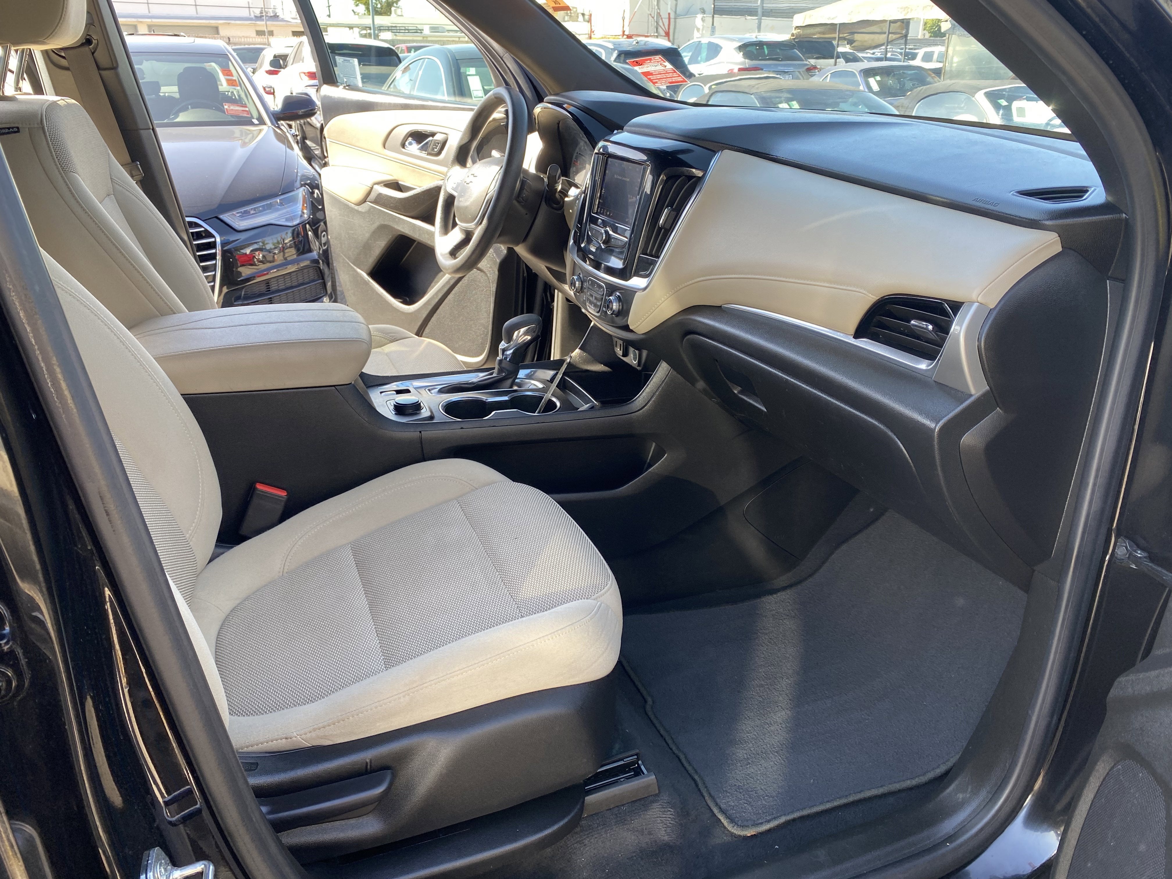 2022 Chevrolet Traverse LS