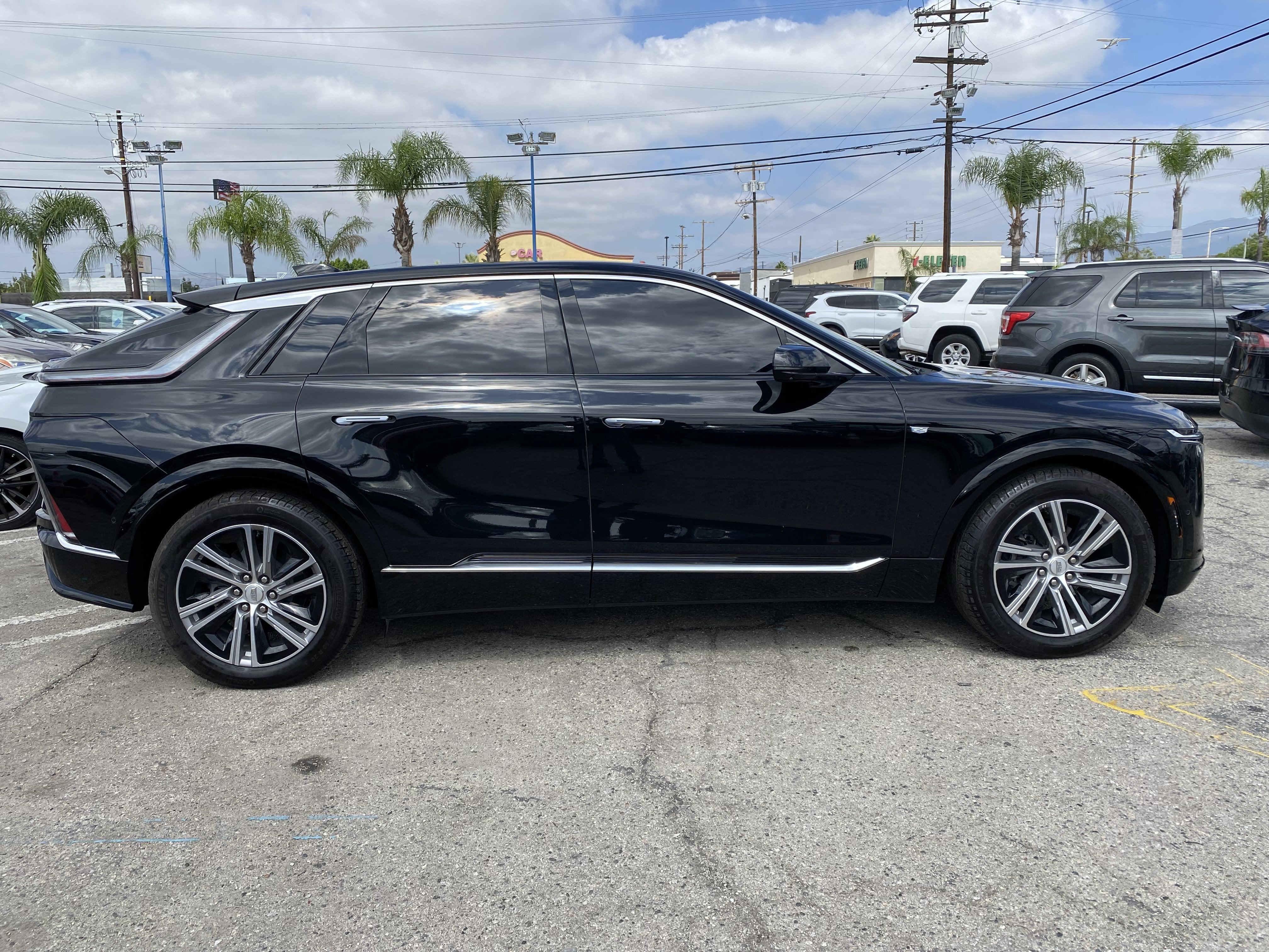 2024 Cadillac LYRIQ 4DR LUXURY W/1SD
