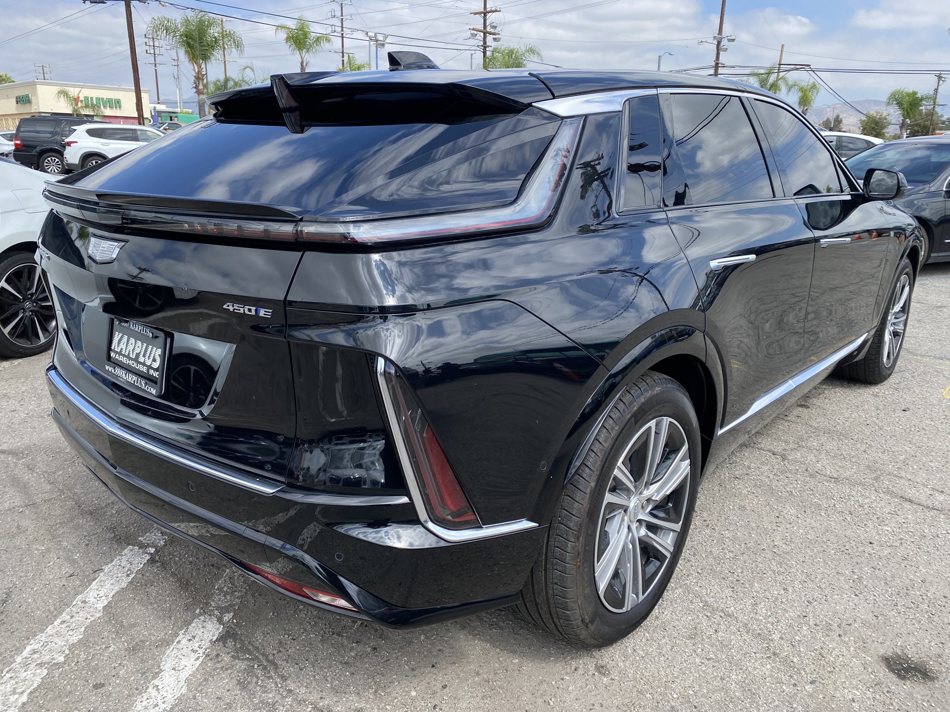 2024 Cadillac LYRIQ 4DR LUXURY W/1SD