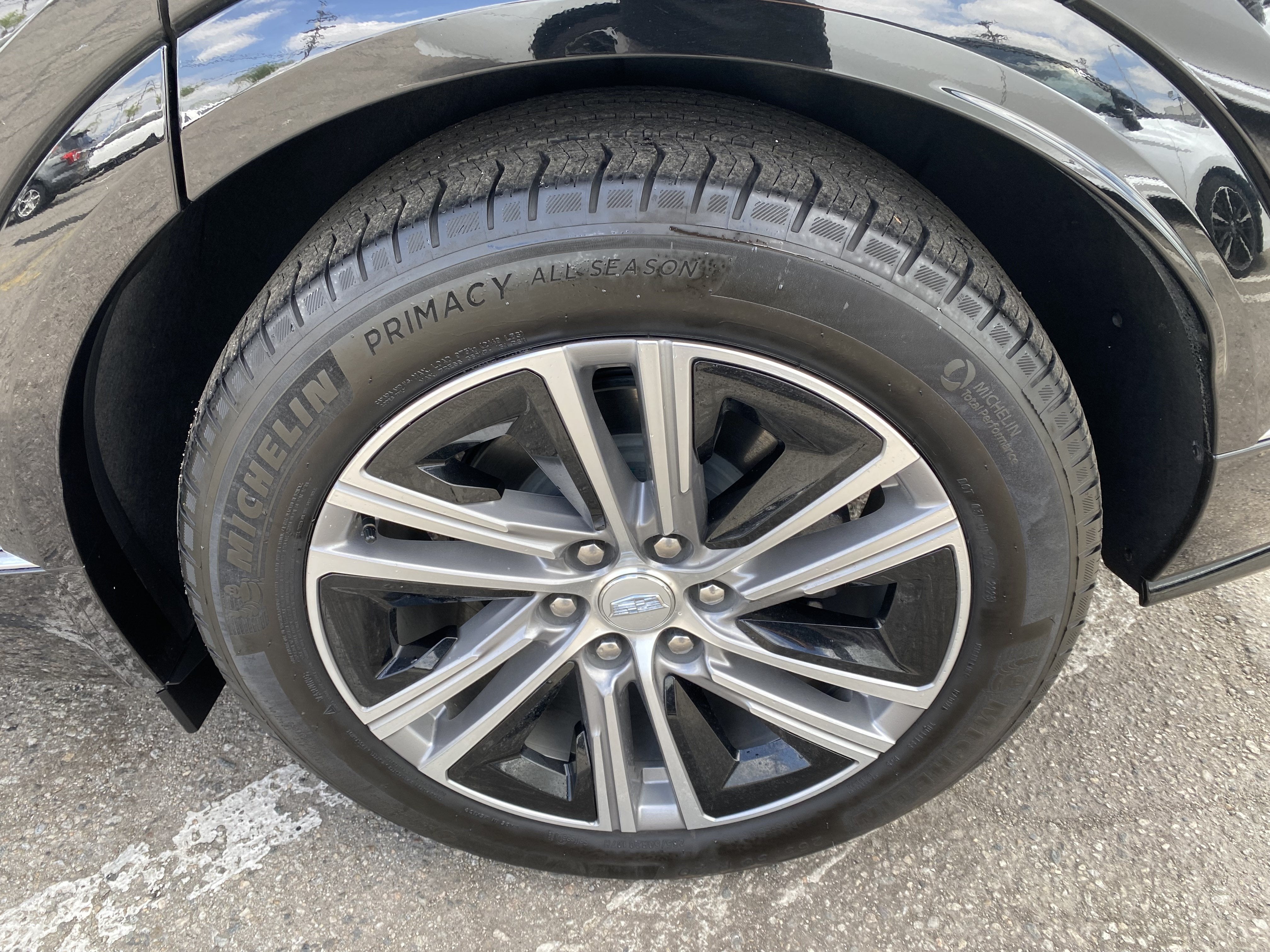 2024 Cadillac LYRIQ 4DR LUXURY W/1SD