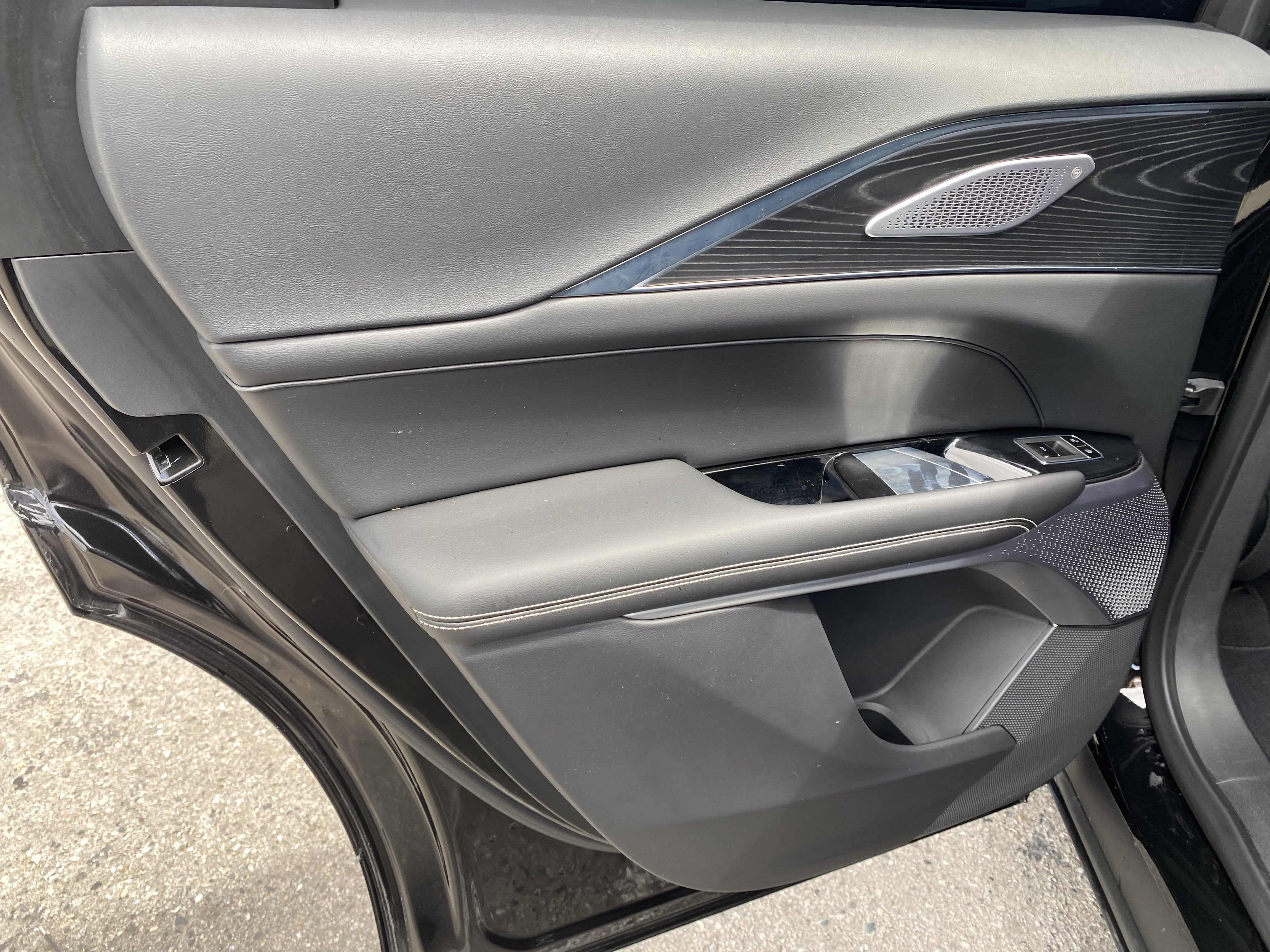 2024 Cadillac LYRIQ 4DR LUXURY W/1SD