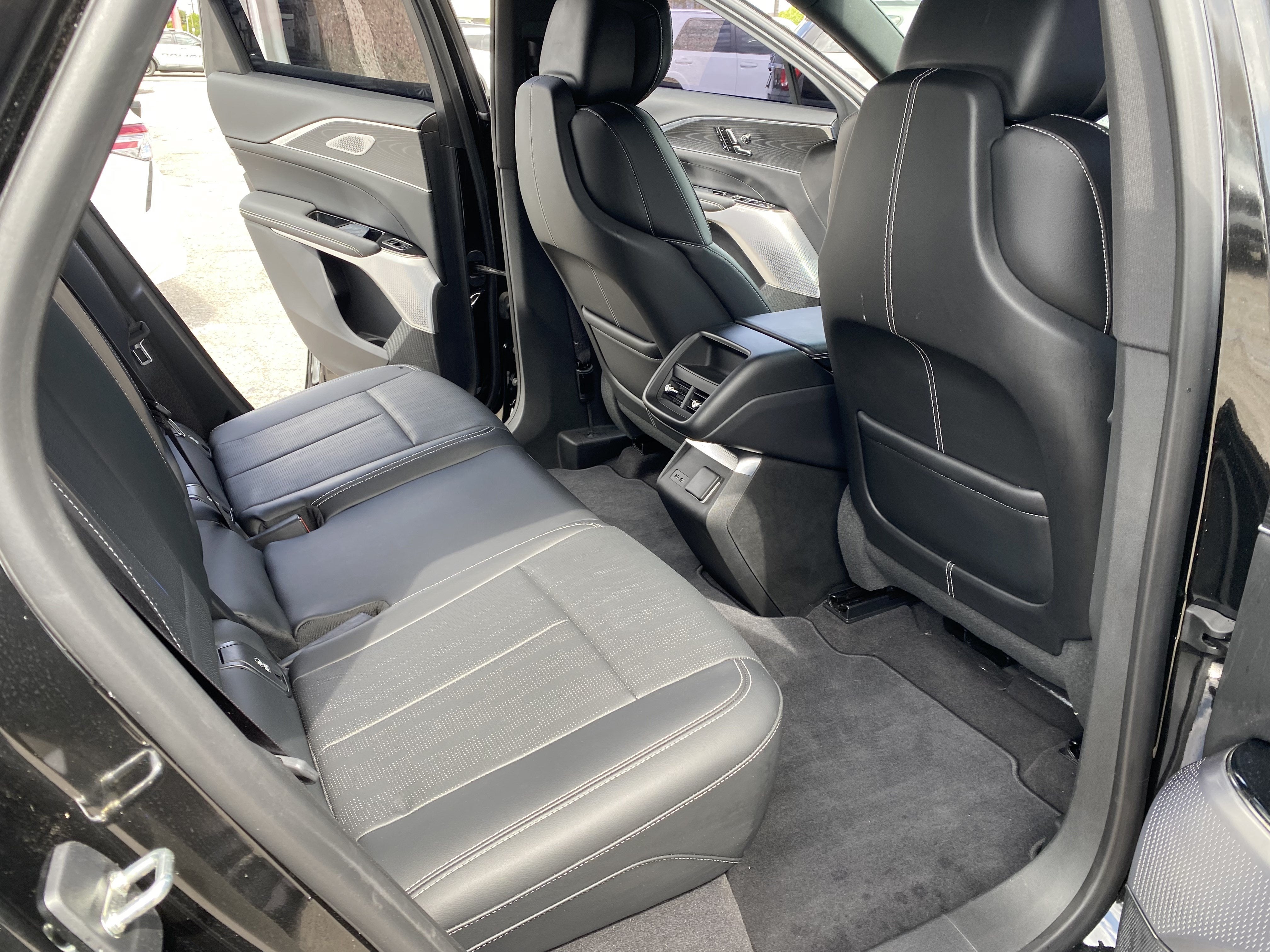 2024 Cadillac LYRIQ 4DR LUXURY W/1SD