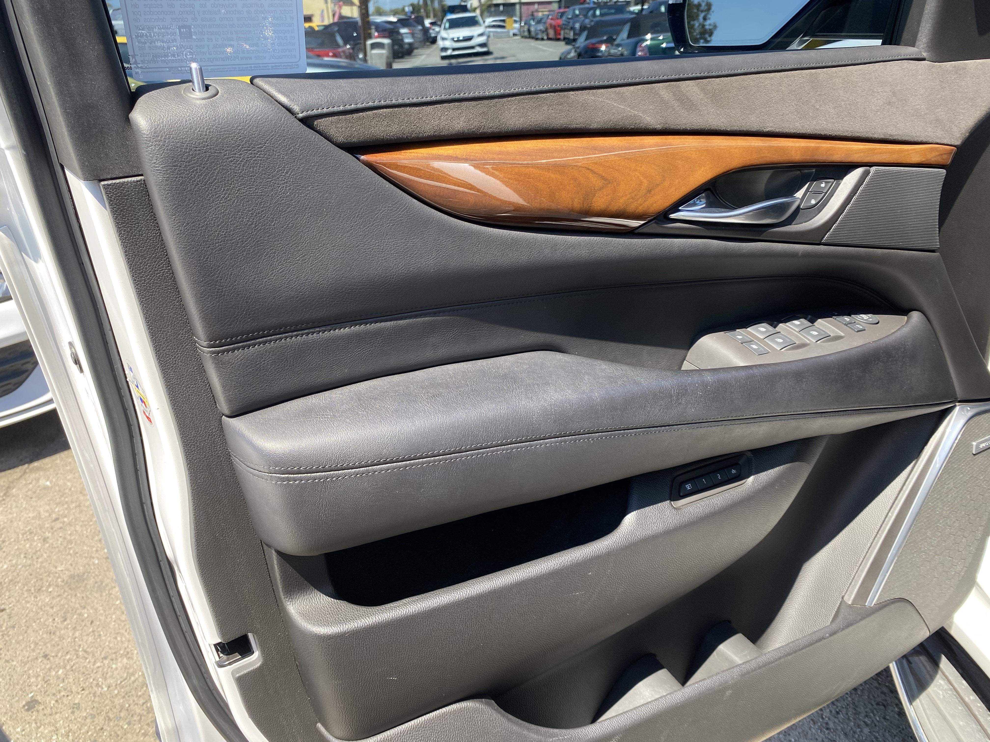 2016 Cadillac Escalade 2WD 4DR LUXURY COLLECTION