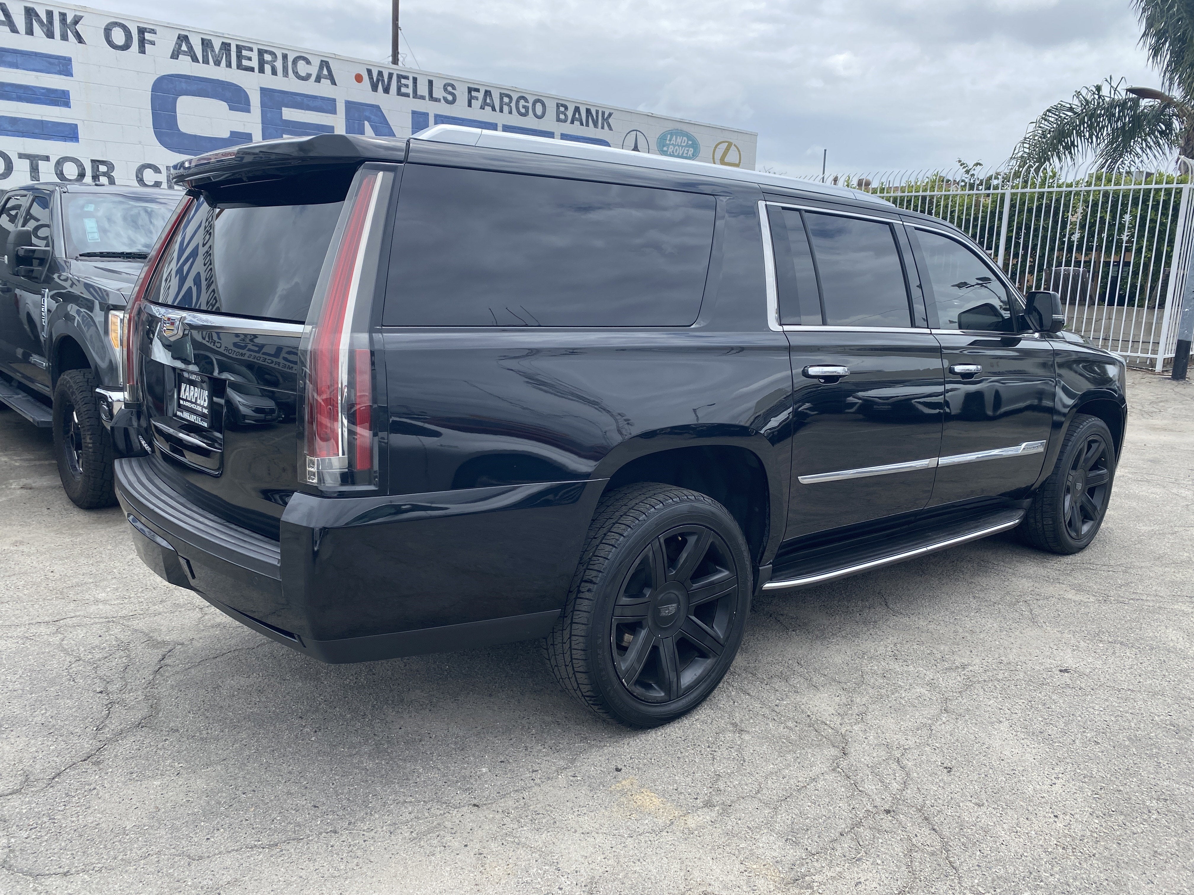 2016 Cadillac Escalade ESV Luxury Collection