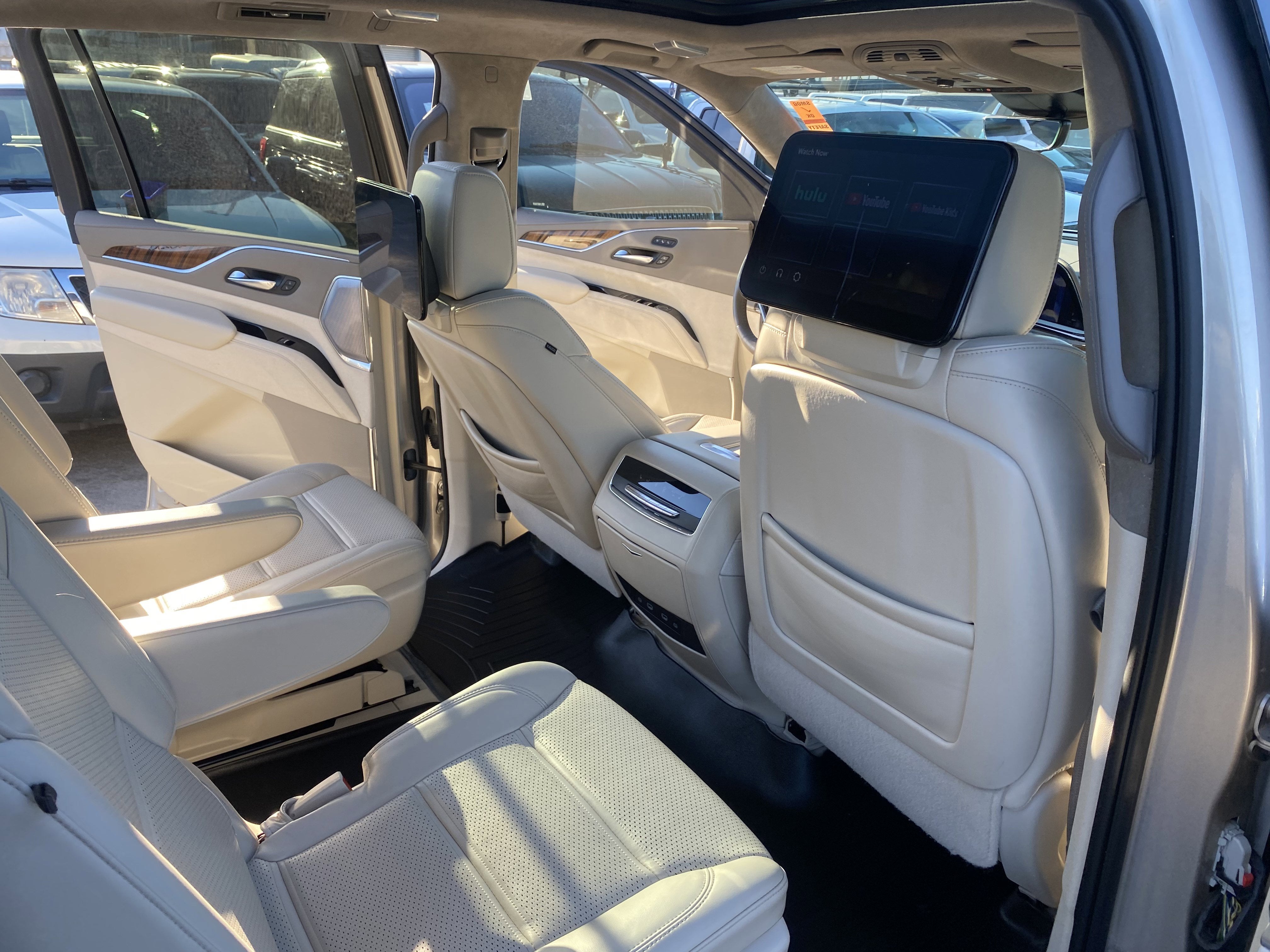 2022 Cadillac Escalade ESV Sport Platinum