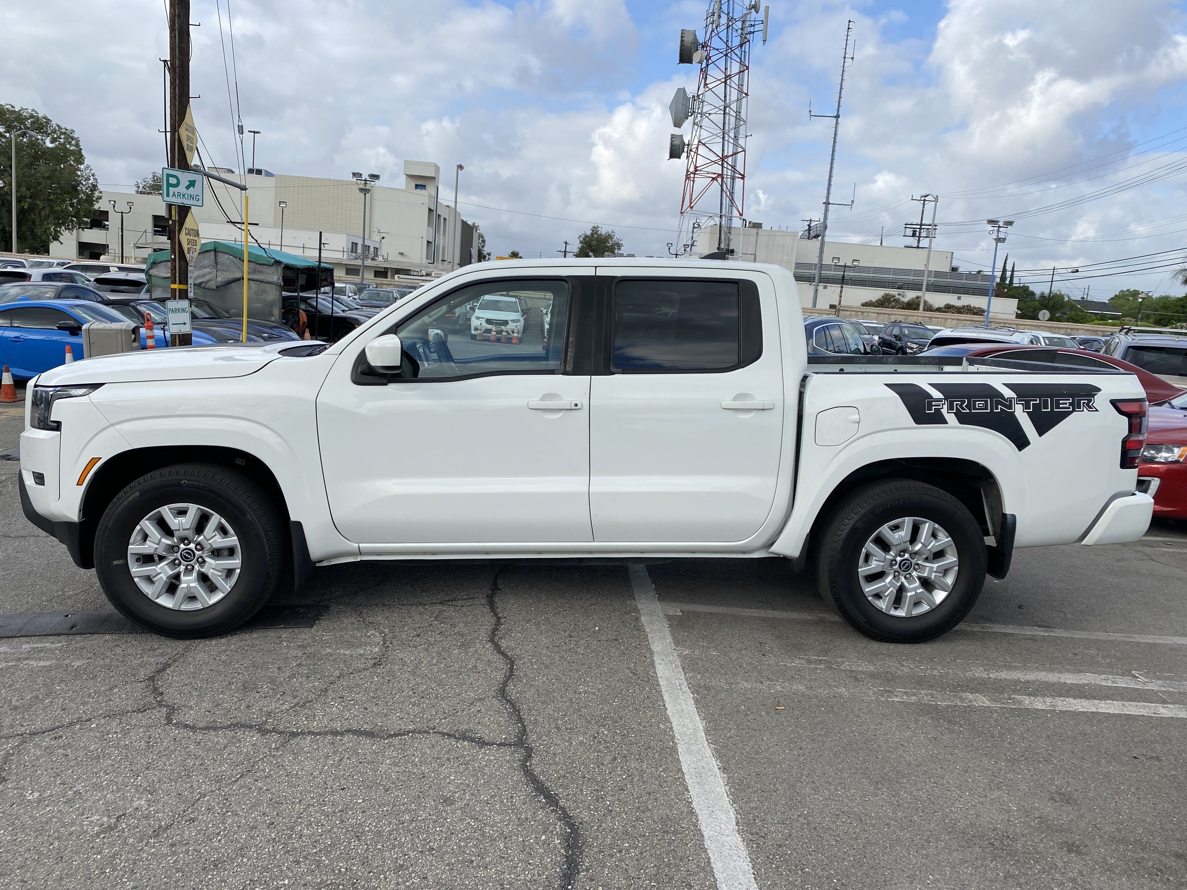 2023 Nissan Frontier CREW CAB 4X2 SV AUTO