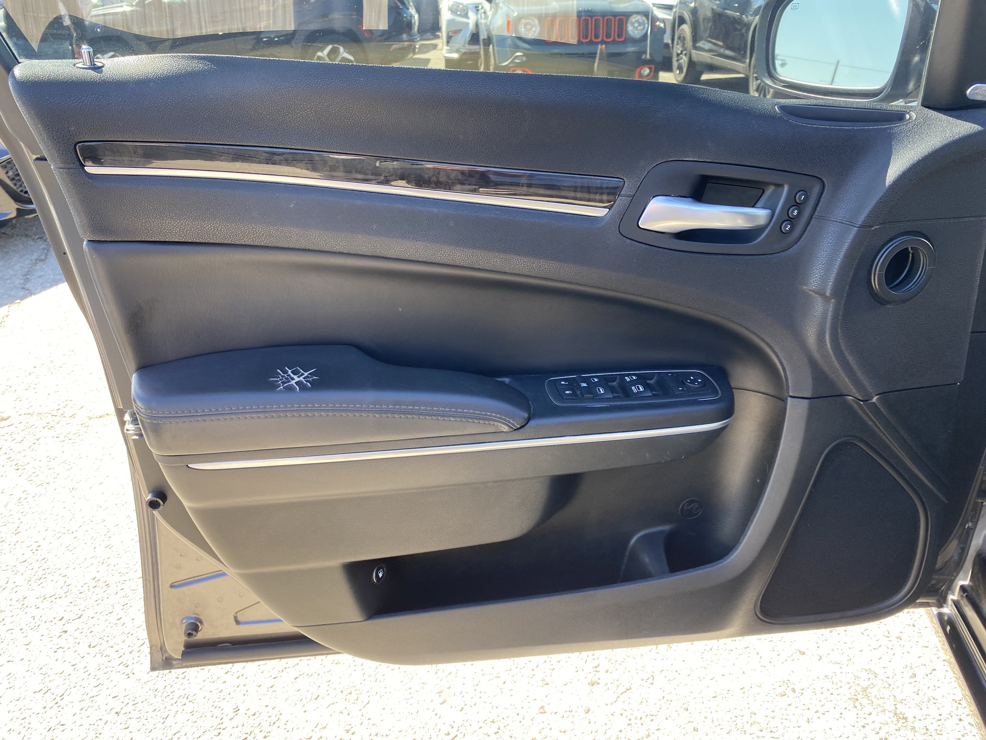 2017 Chrysler 300 300C RWD