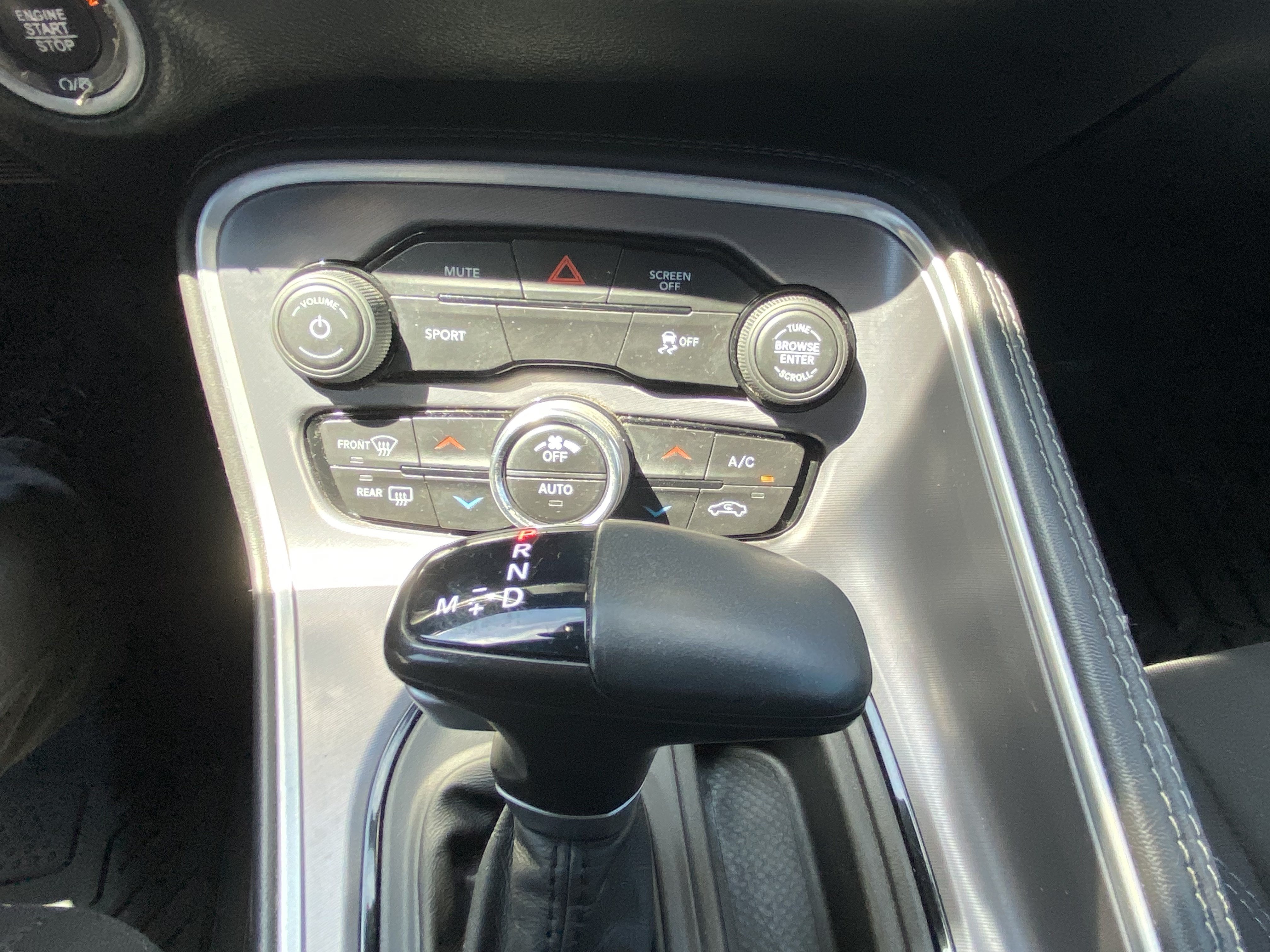 2019 Dodge Challenger SXT RWD