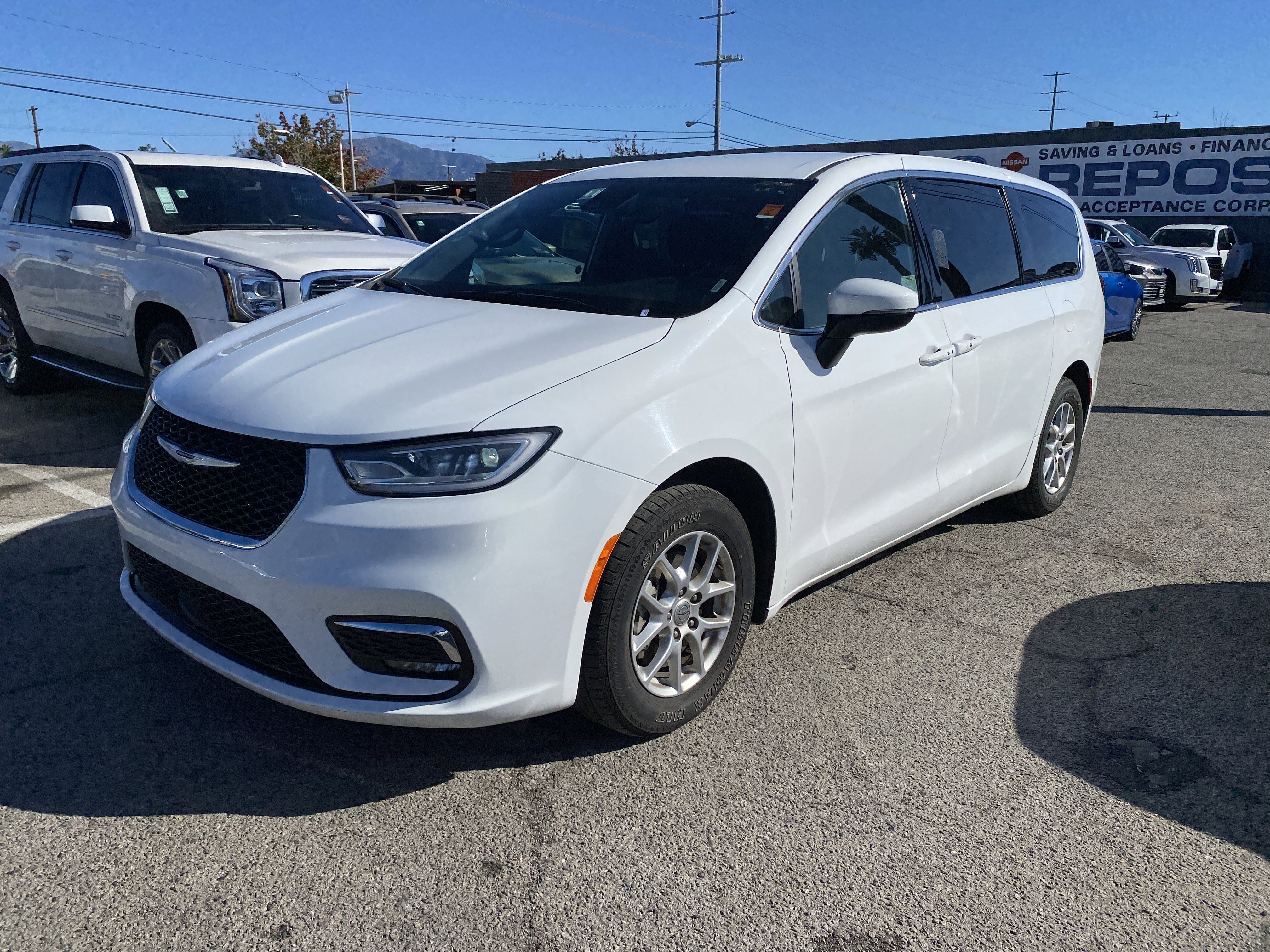 2023 Chrysler Pacifica Touring