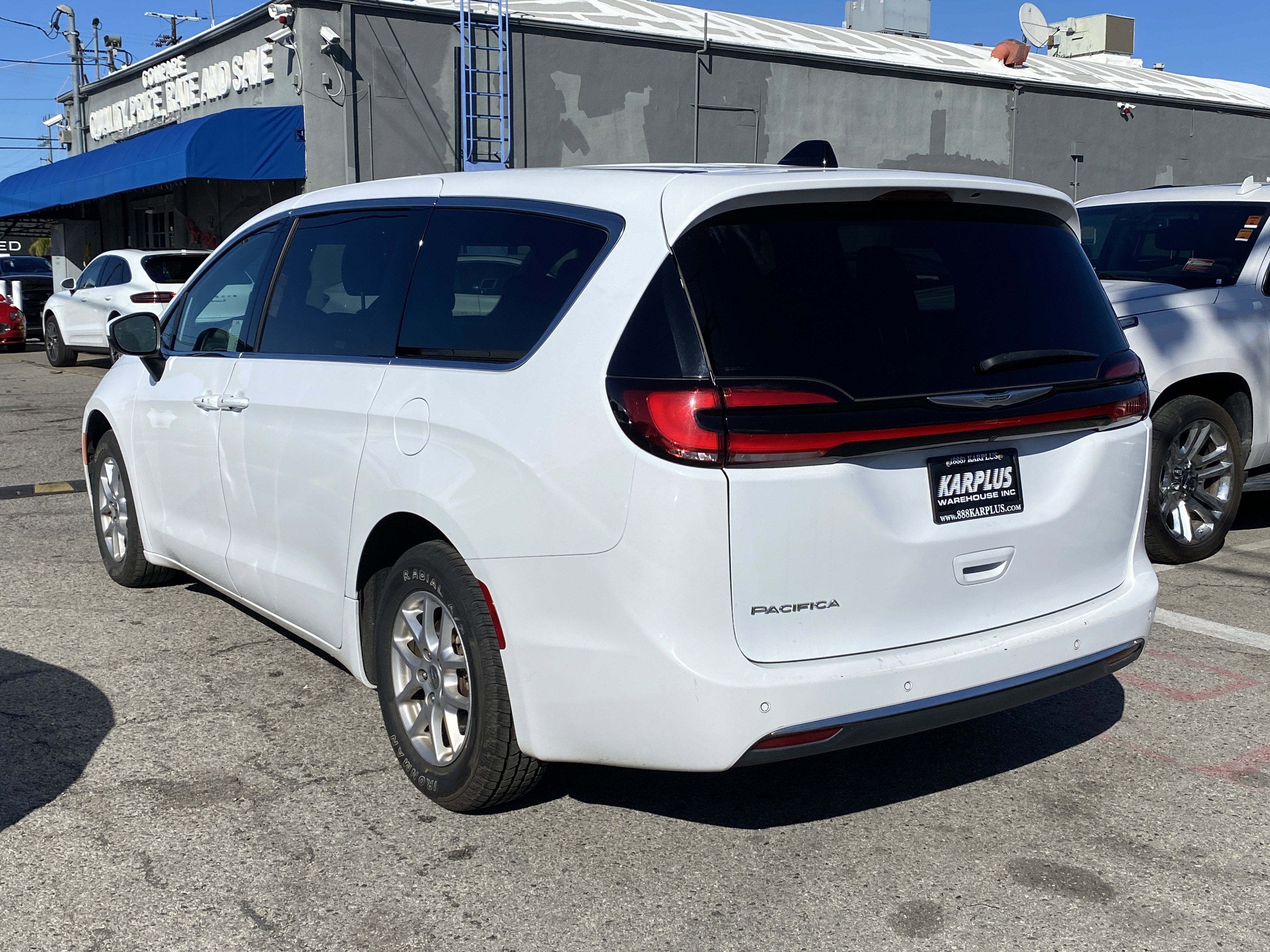 2023 Chrysler Pacifica Touring