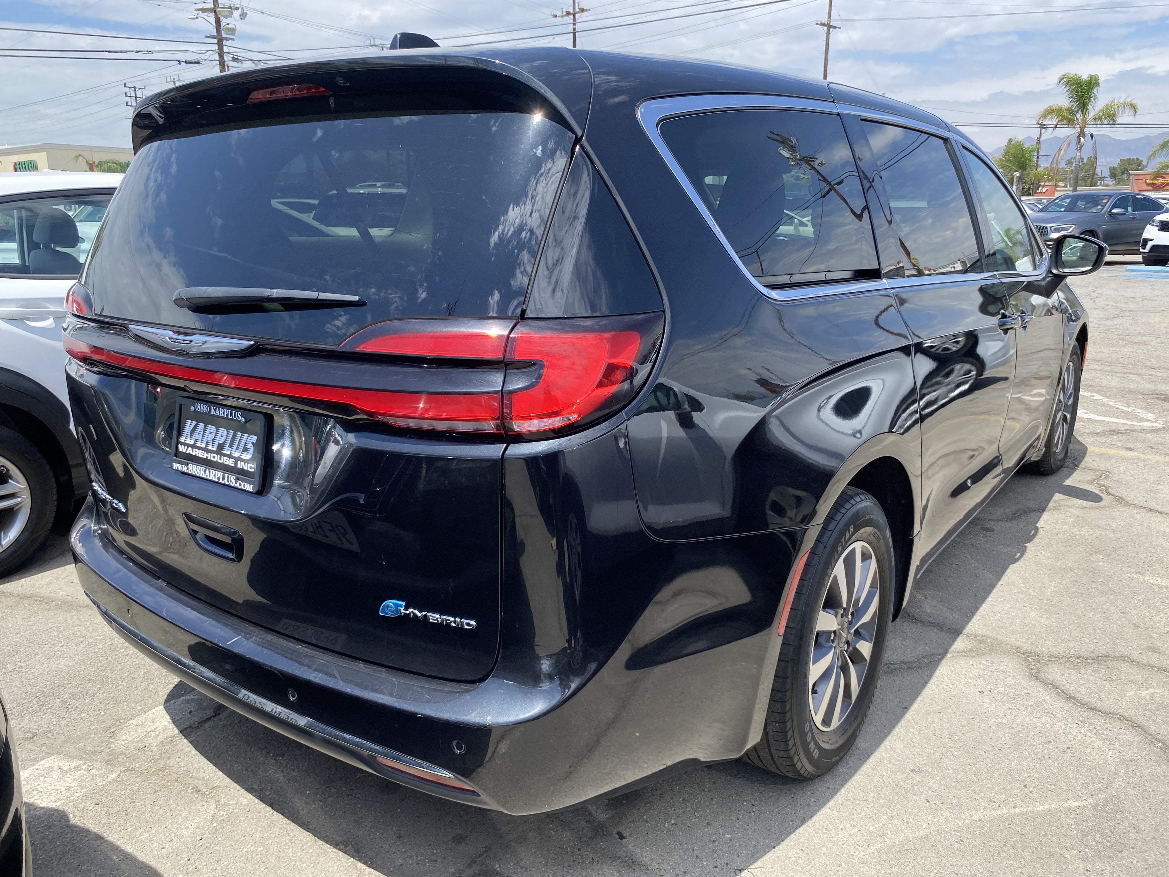 2023 Chrysler Pacifica Hybrid Touring L