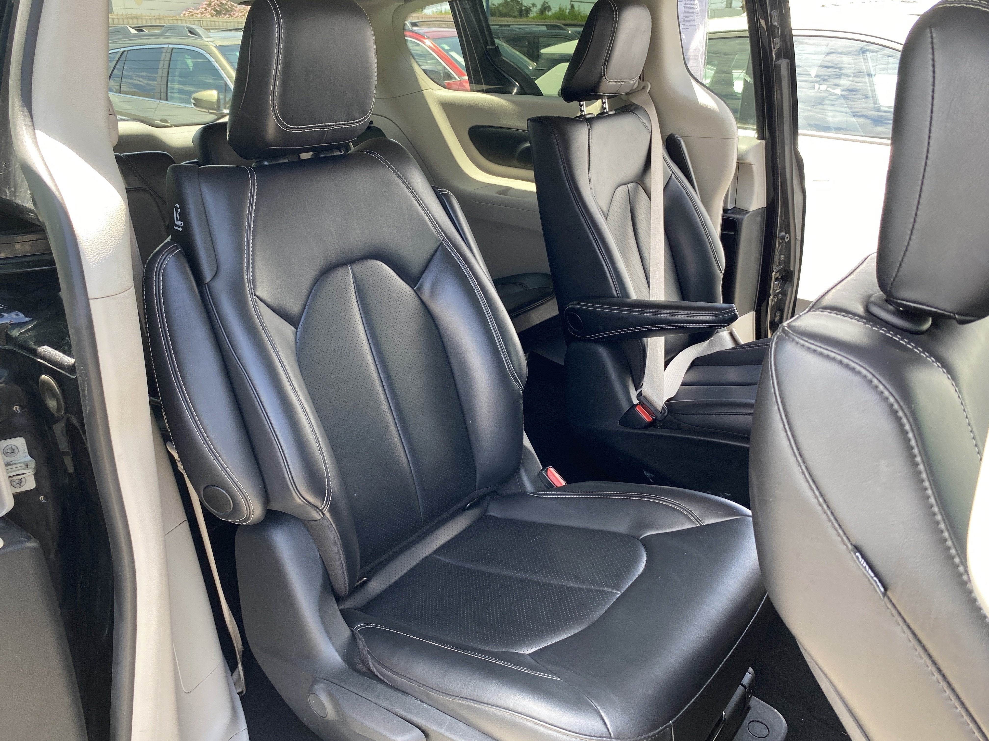 2023 Chrysler Pacifica Hybrid Touring L