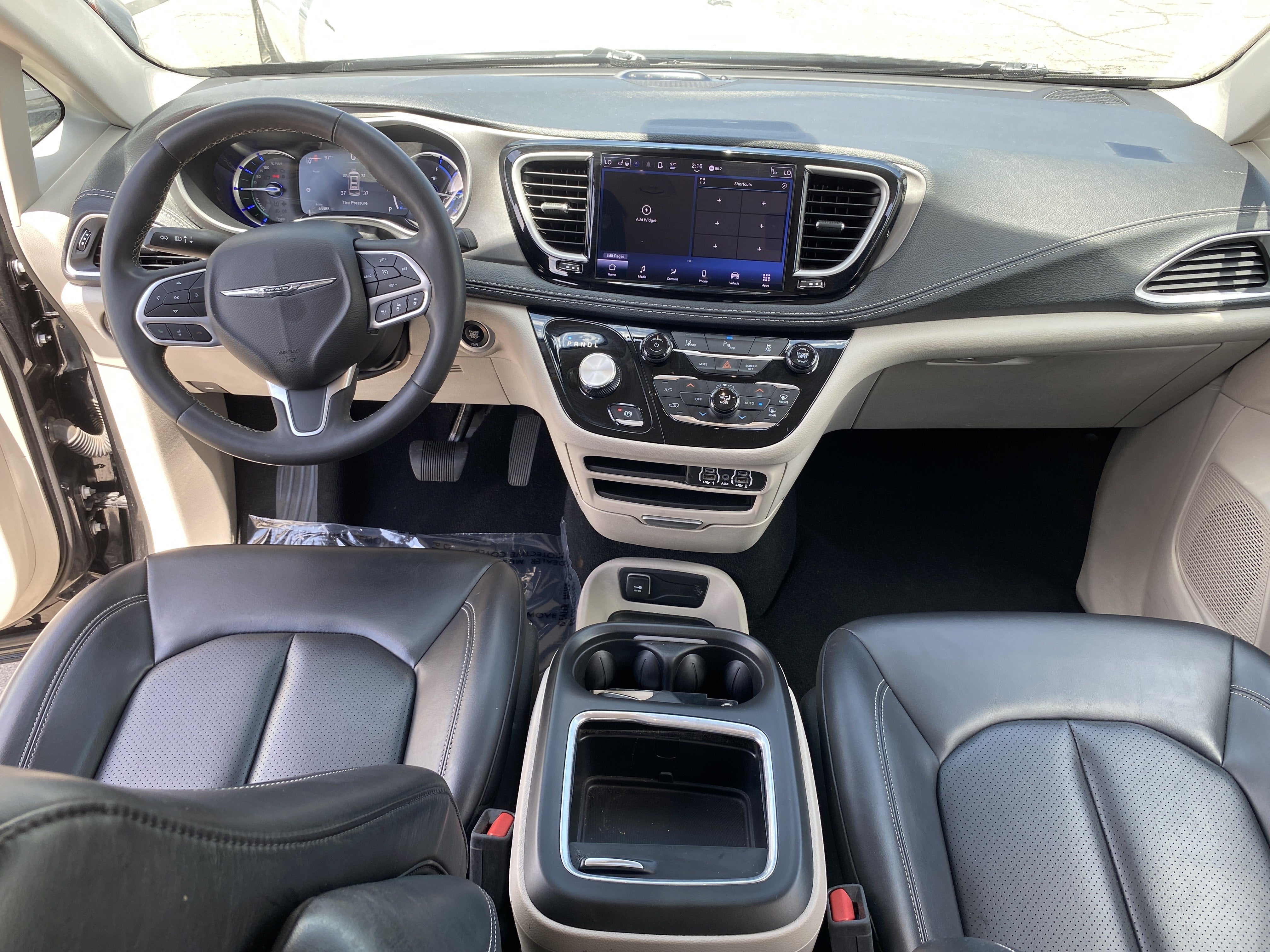 2023 Chrysler Pacifica Hybrid Touring L