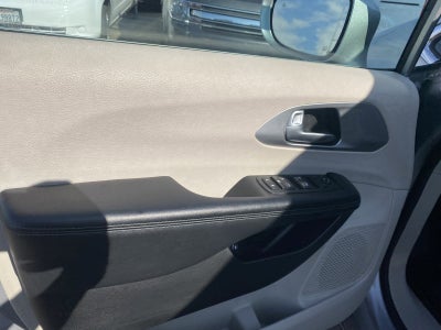 2017 Chrysler Pacifica Hybrid Platinum