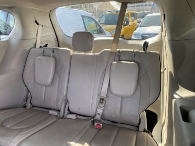 2017 Chrysler Pacifica Hybrid Platinum