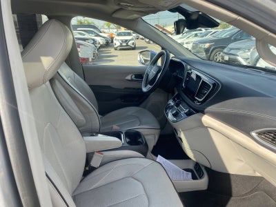 2017 Chrysler Pacifica Hybrid Platinum