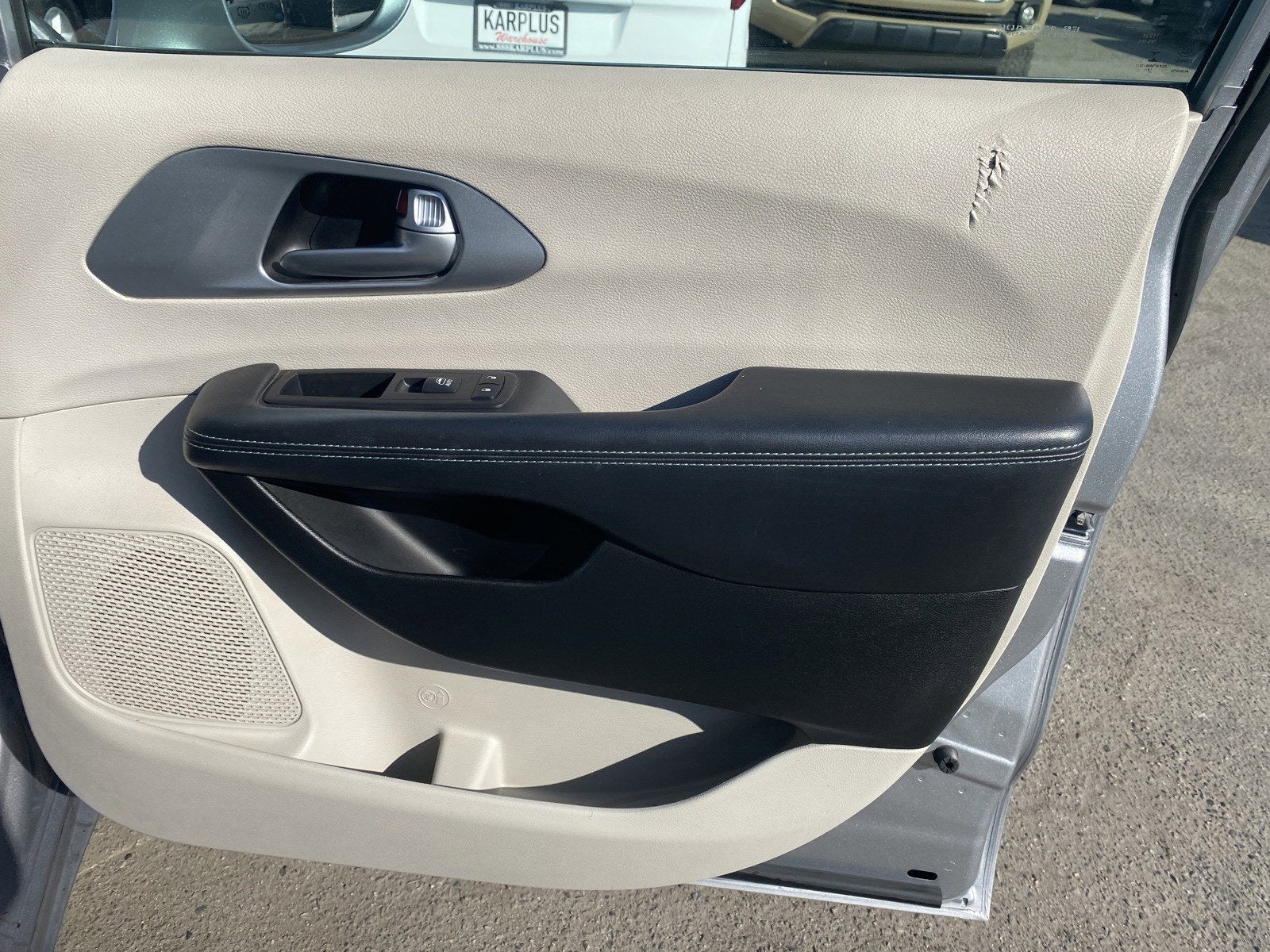 2017 Chrysler Pacifica Hybrid Platinum