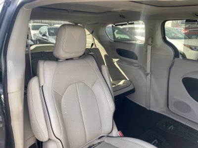 2017 Chrysler Pacifica Hybrid Platinum